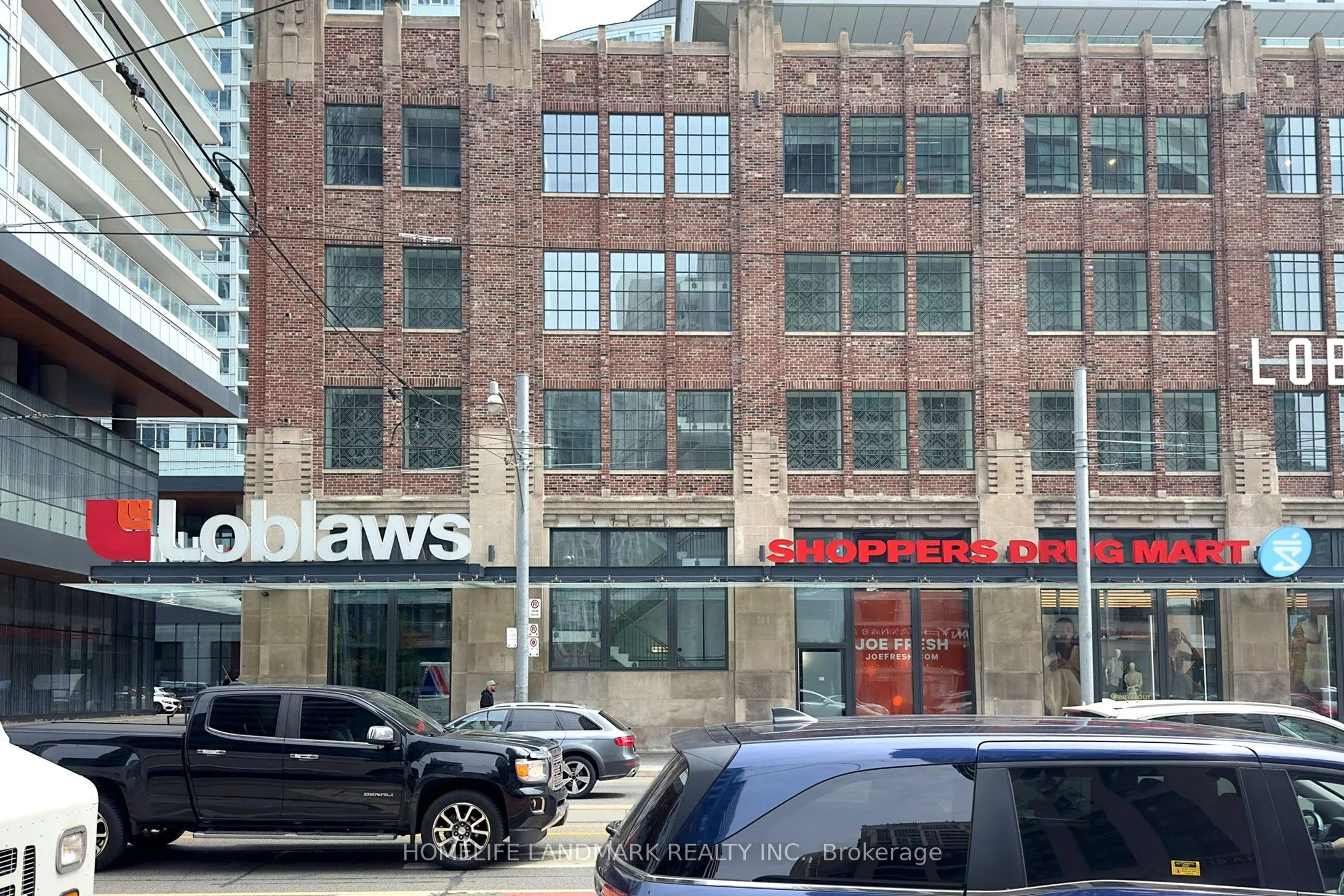 17 Bathurst Street, #2712