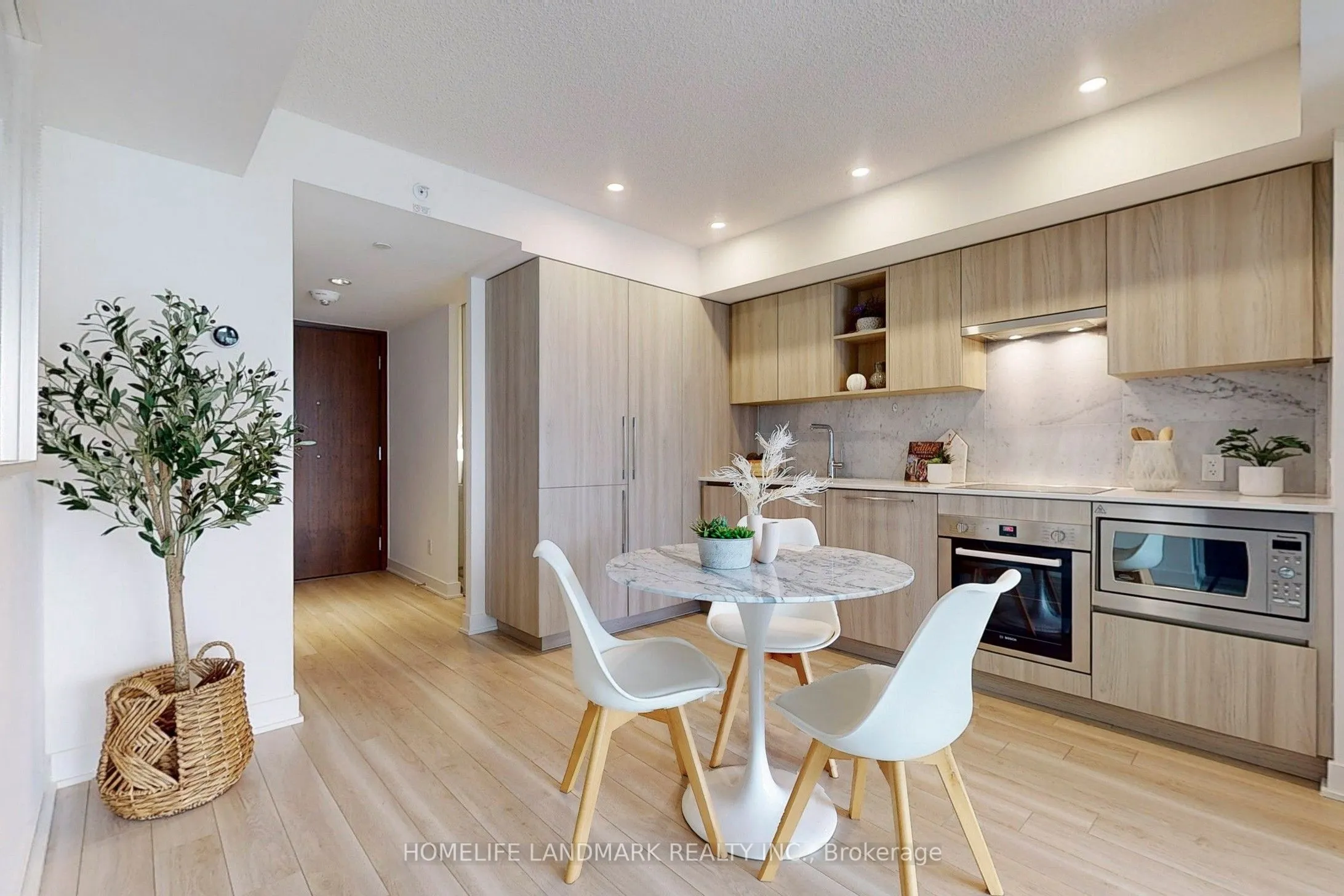 17 Bathurst Street, #2712