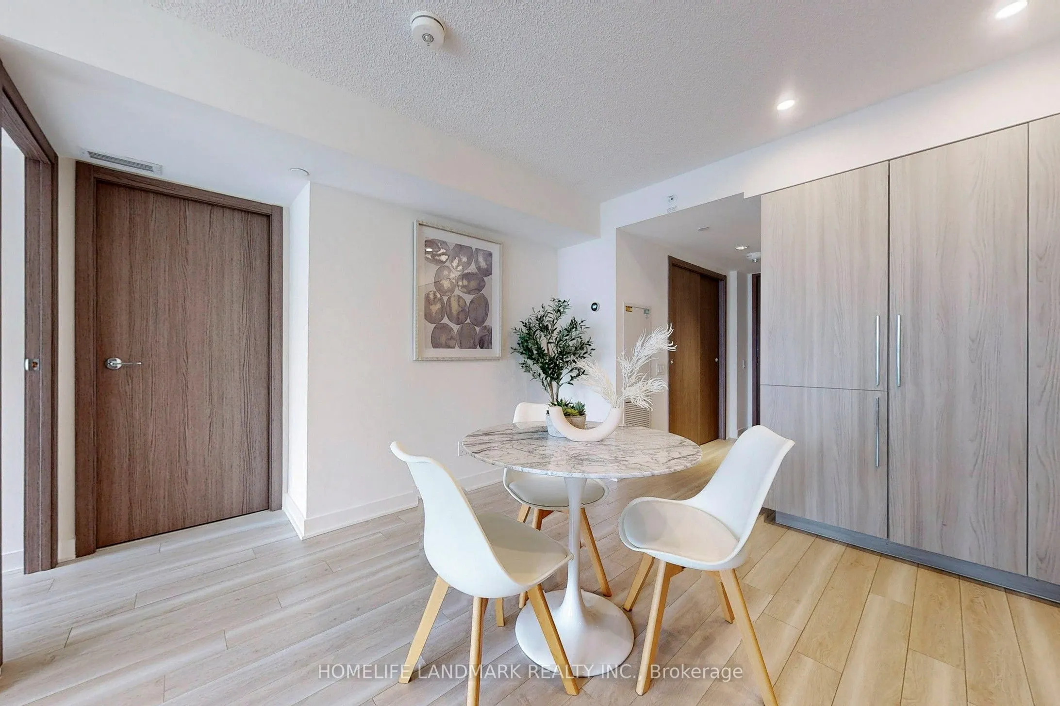 17 Bathurst Street, #2712