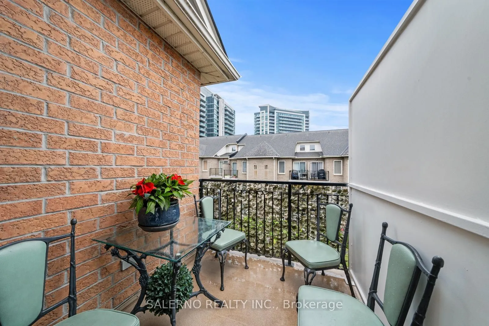 128 Aerodrome Crescent, #302