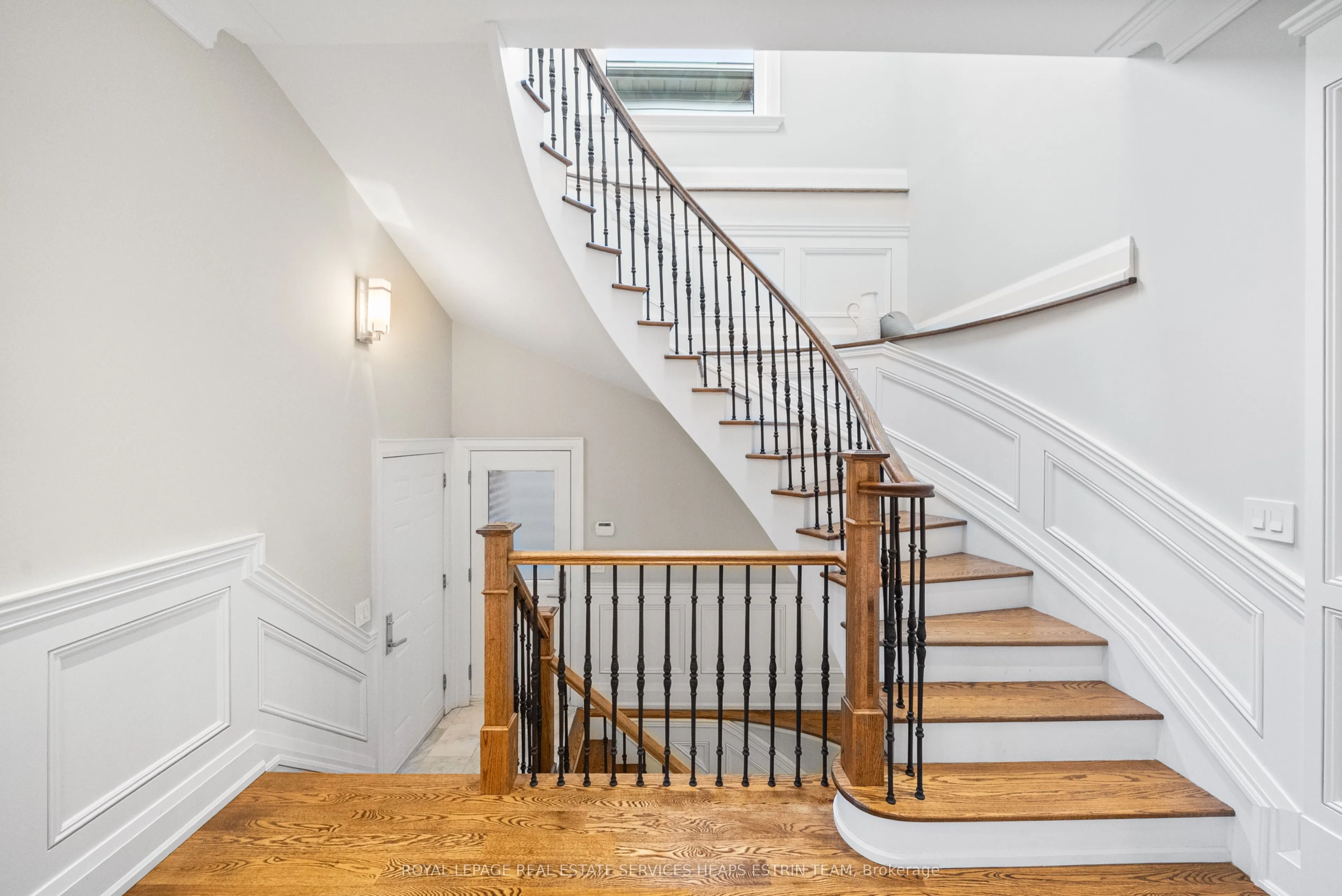 565 Broadway Avenue