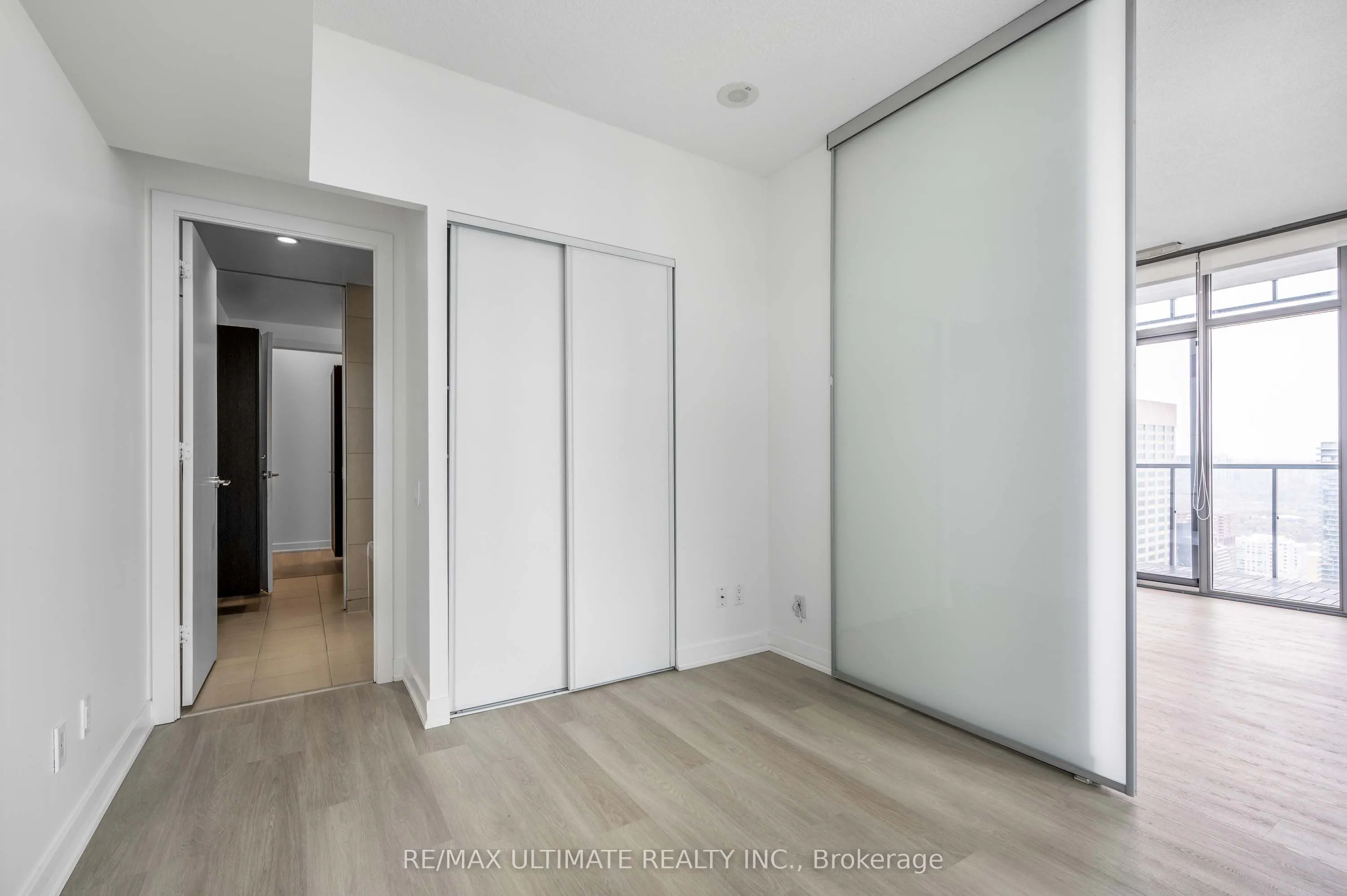 33 Charles Street E, #3808