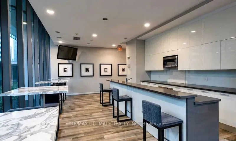 33 Charles Street E, #3808