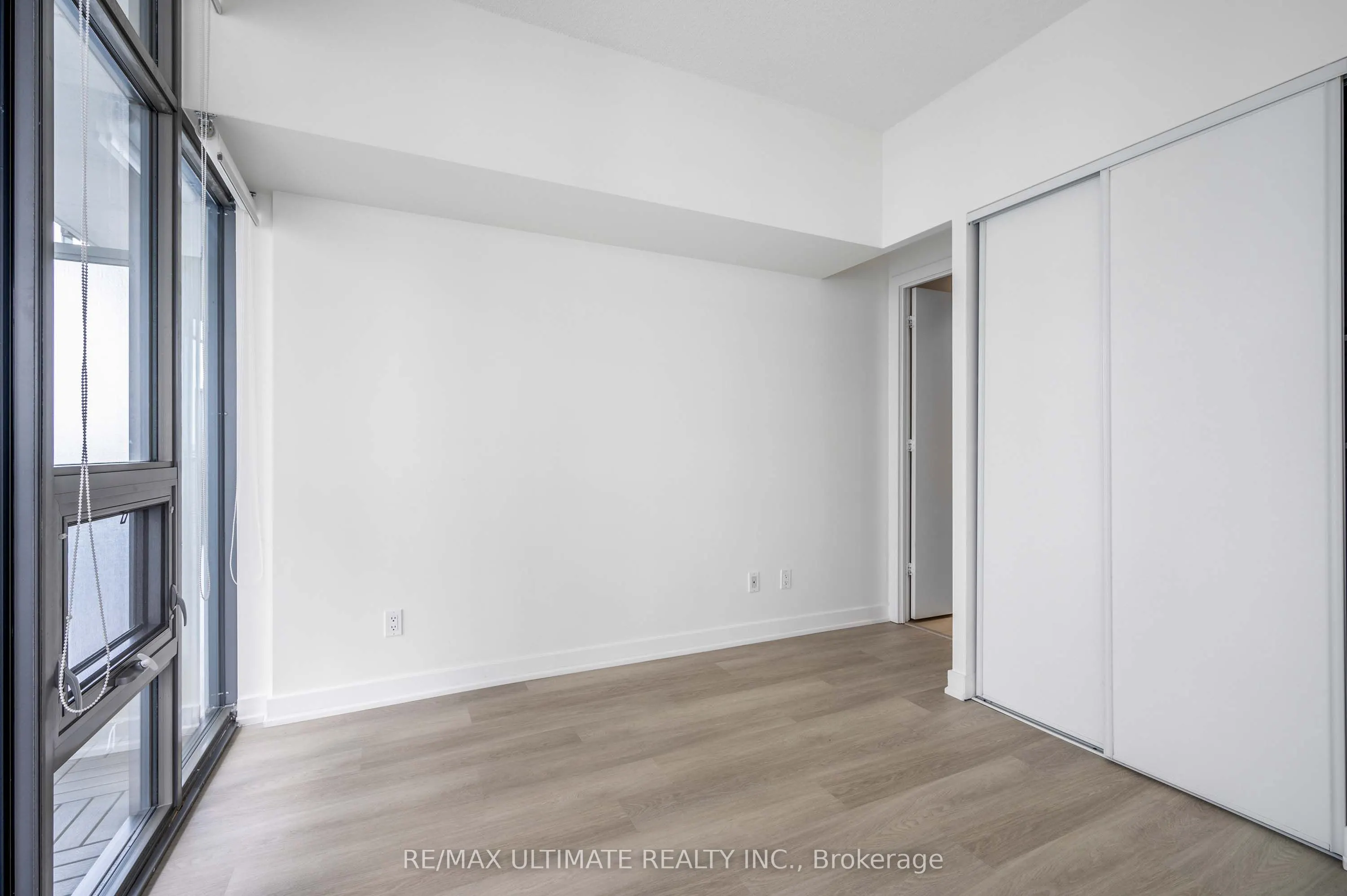 33 Charles Street E, #3808