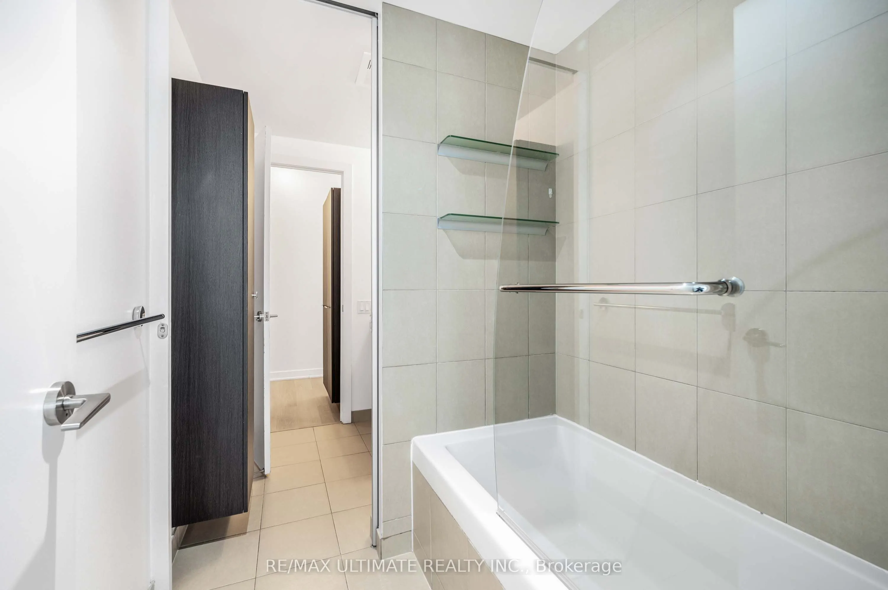33 Charles Street E, #3808