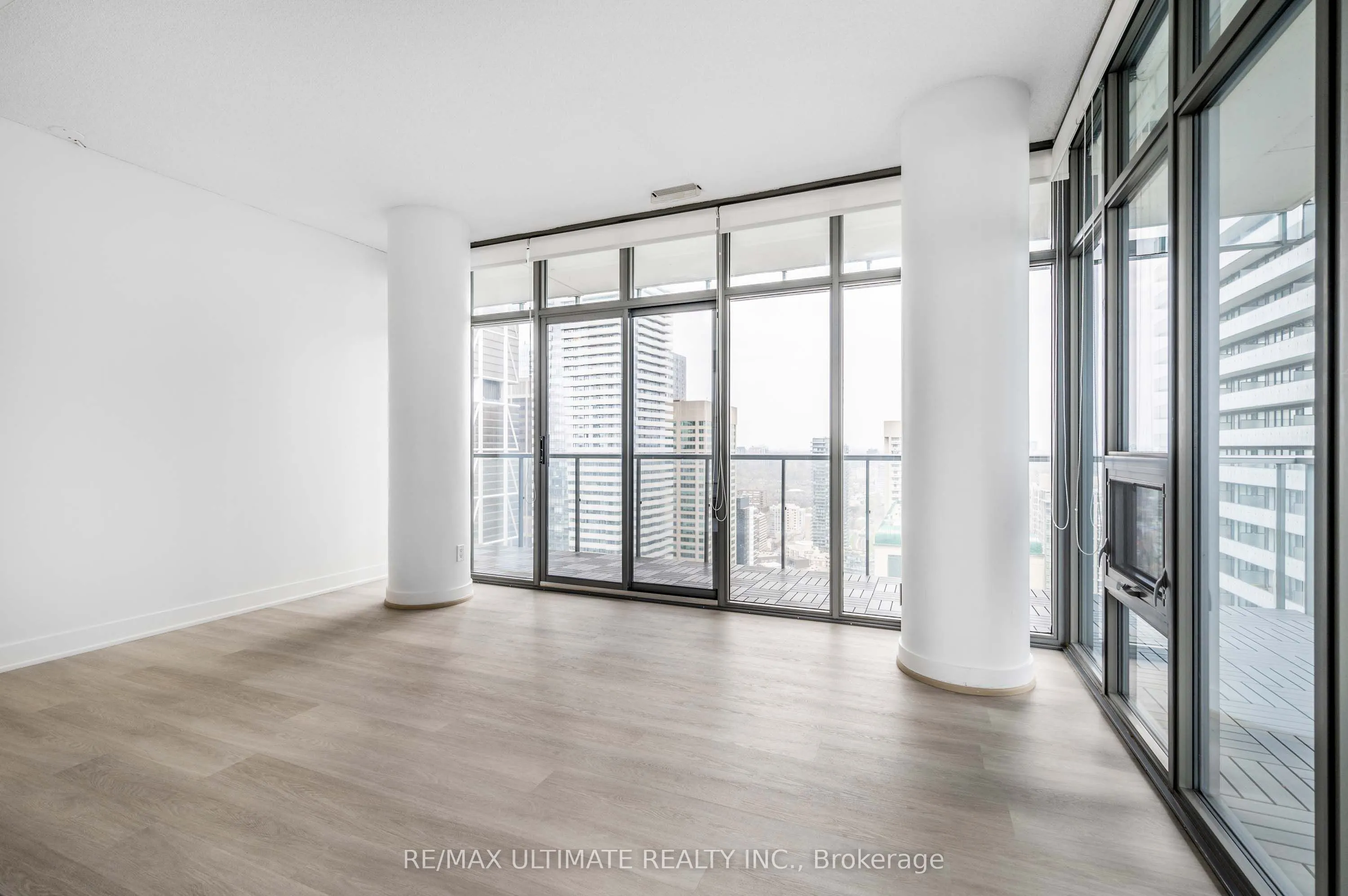 33 Charles Street E, #3808