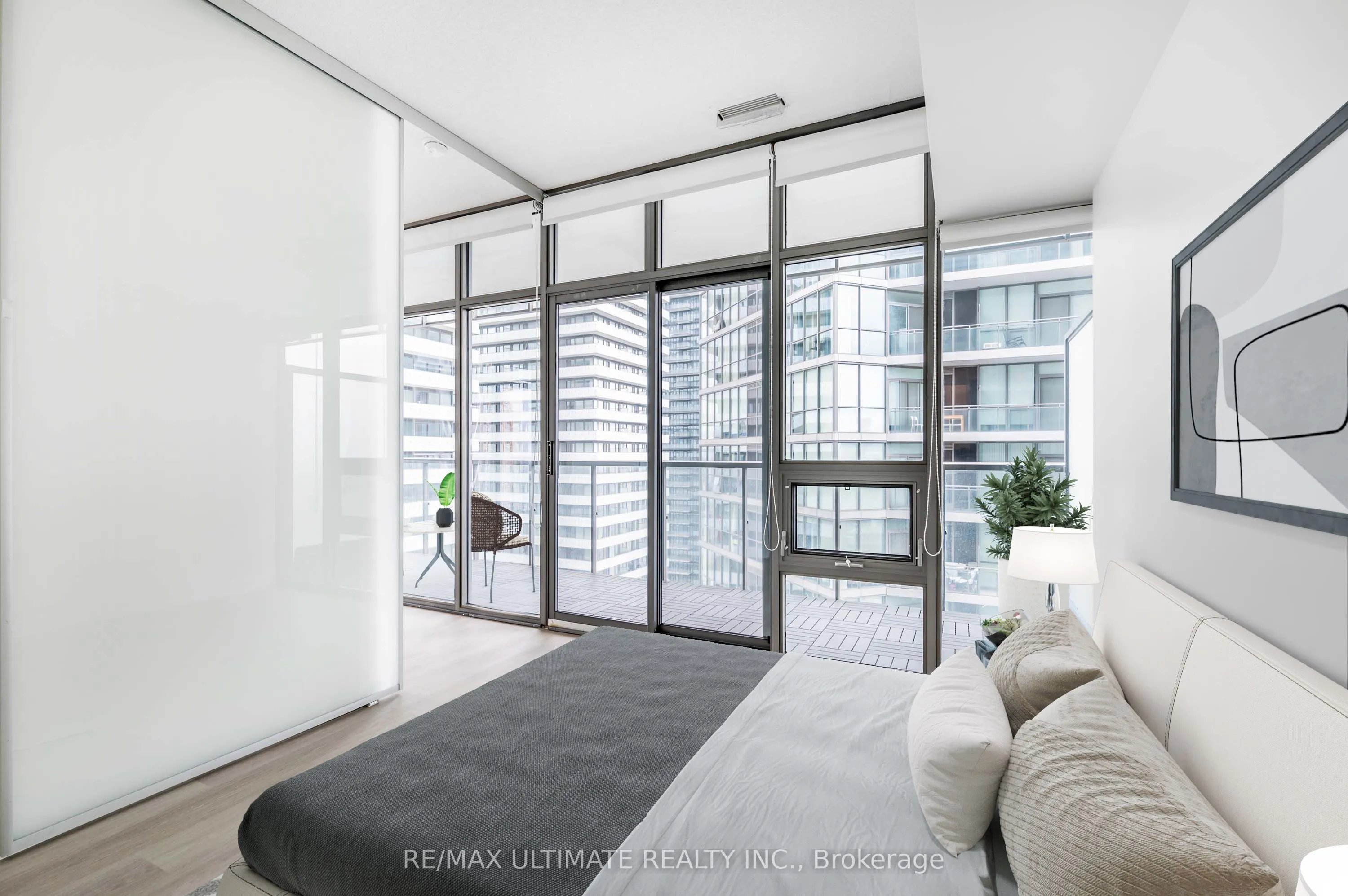 33 Charles Street E, #3808