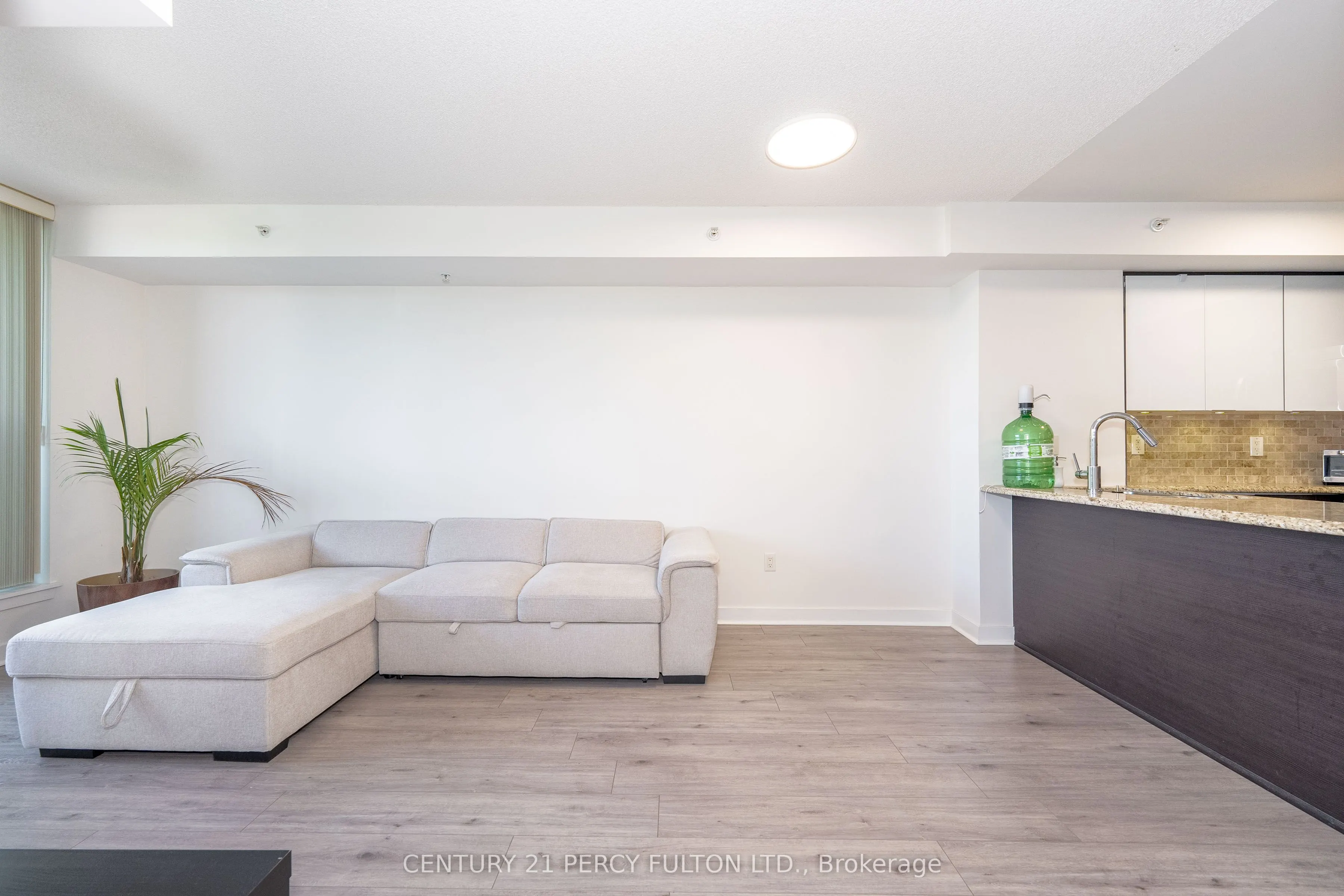 5740 Yonge Street, #205