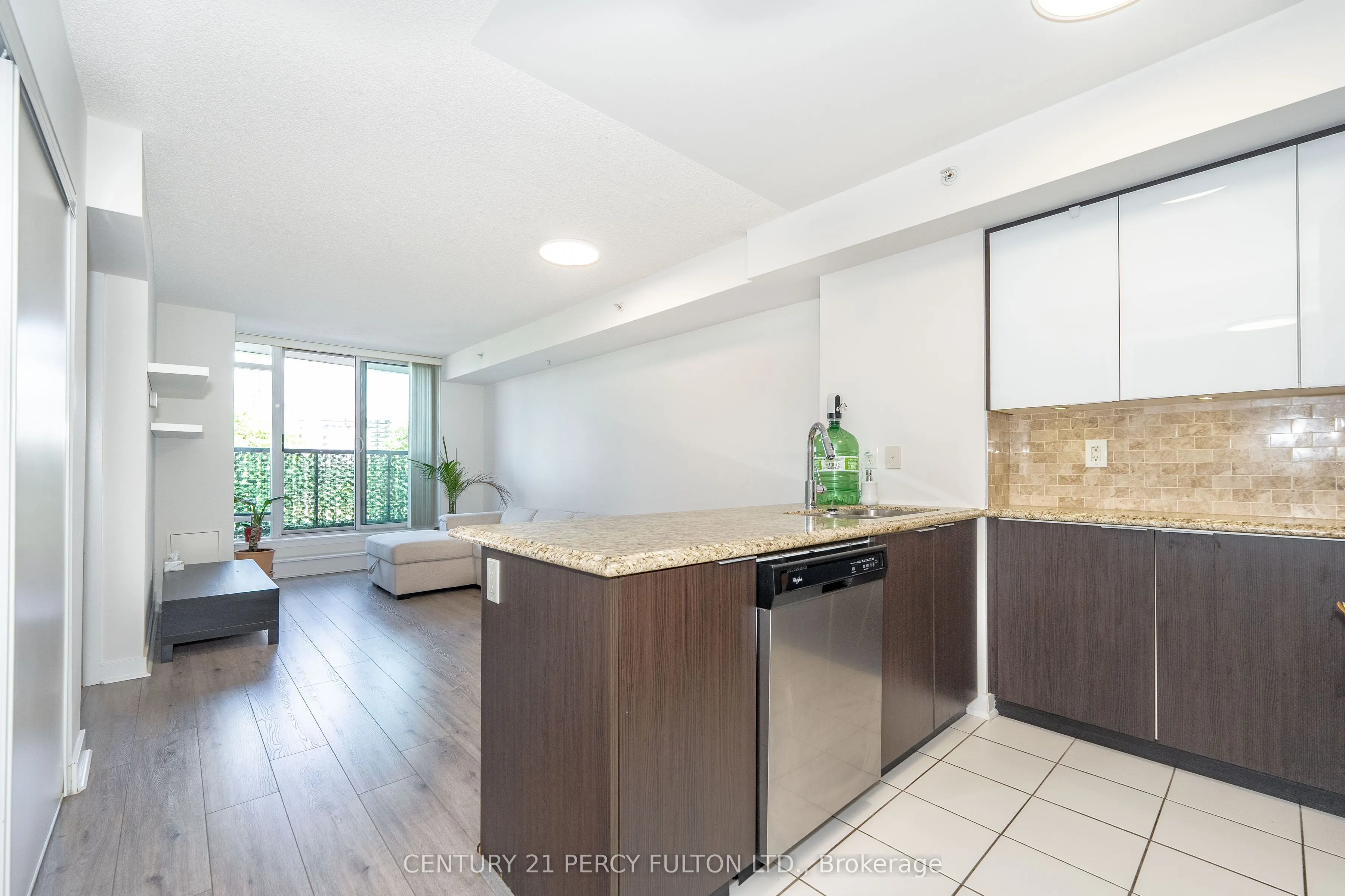 5740 Yonge Street, #205