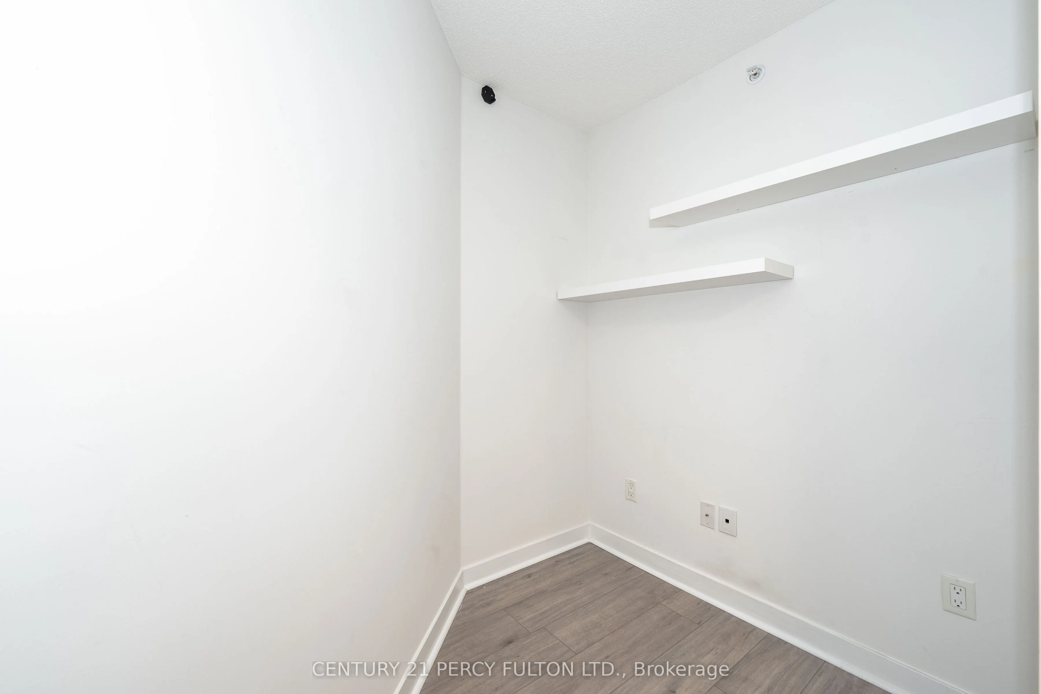 5740 Yonge Street, #205