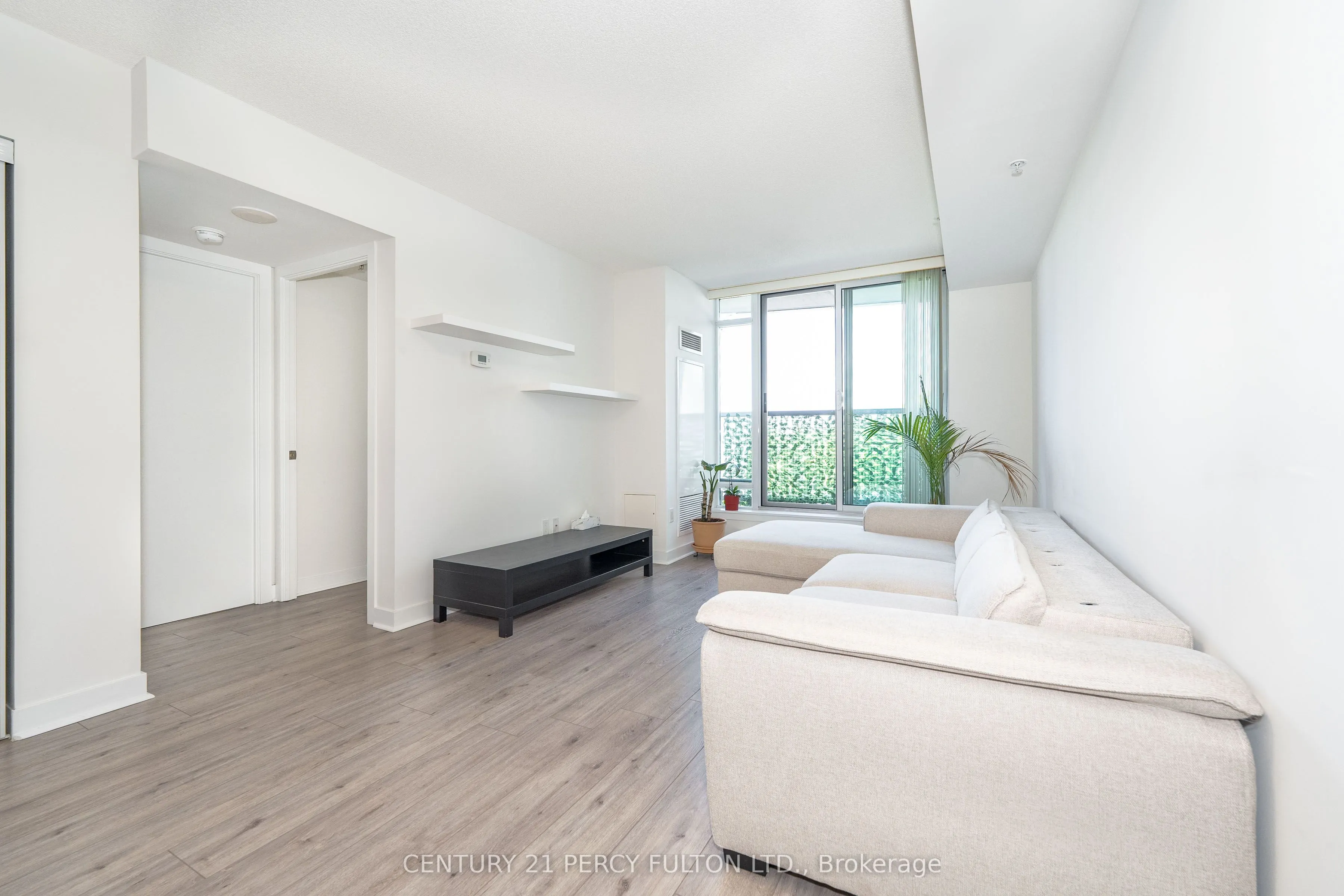 5740 Yonge Street, #205