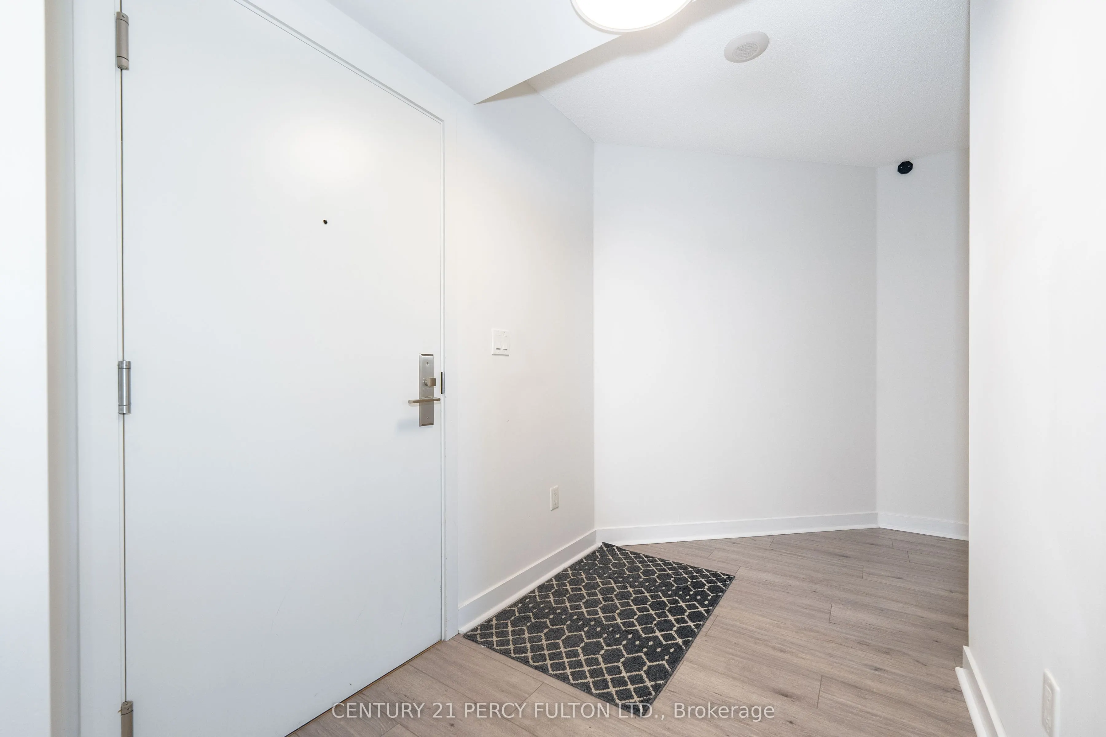 5740 Yonge Street, #205