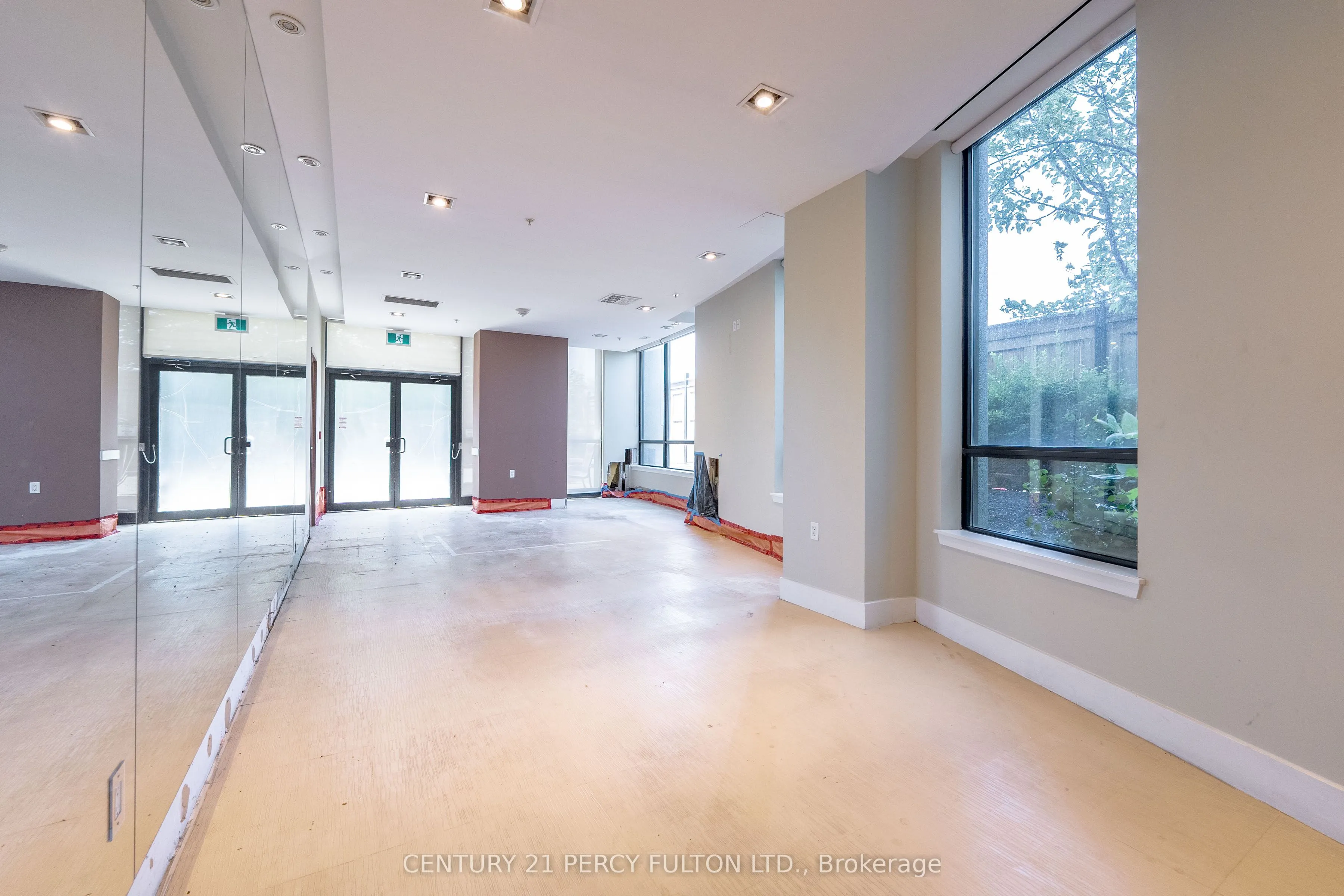 5740 Yonge Street, #205