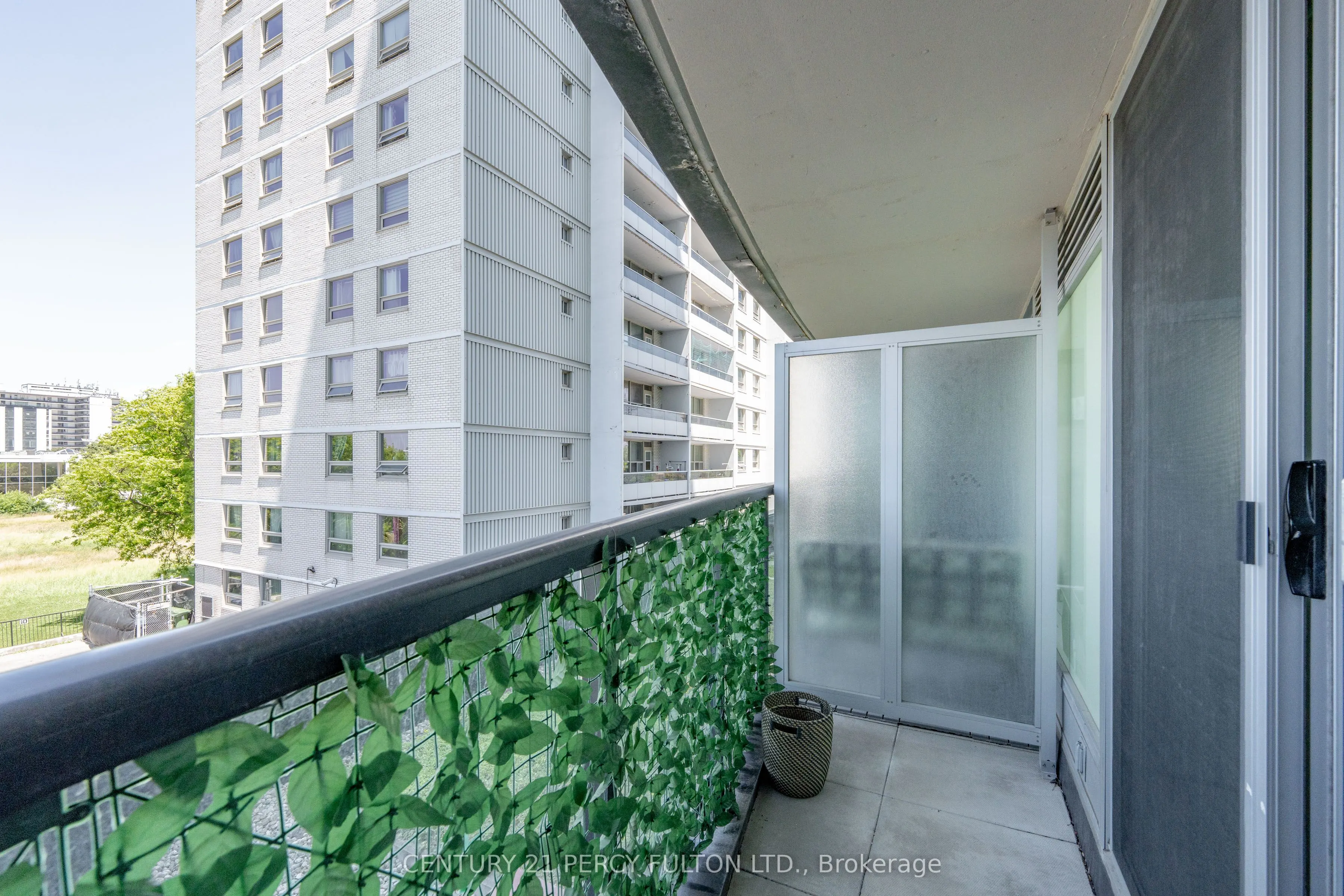 5740 Yonge Street, #205