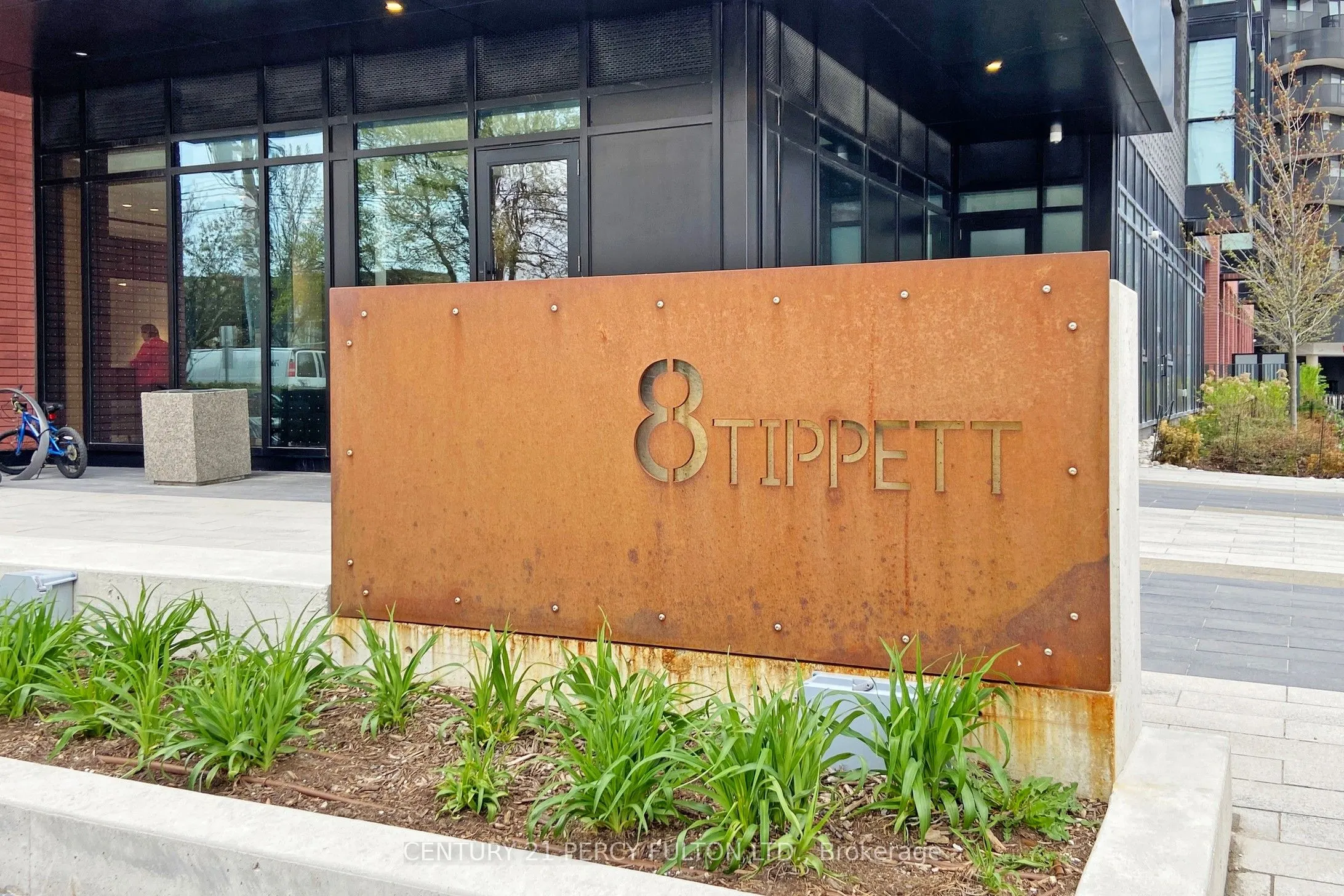 8 Tippett Road, #1305