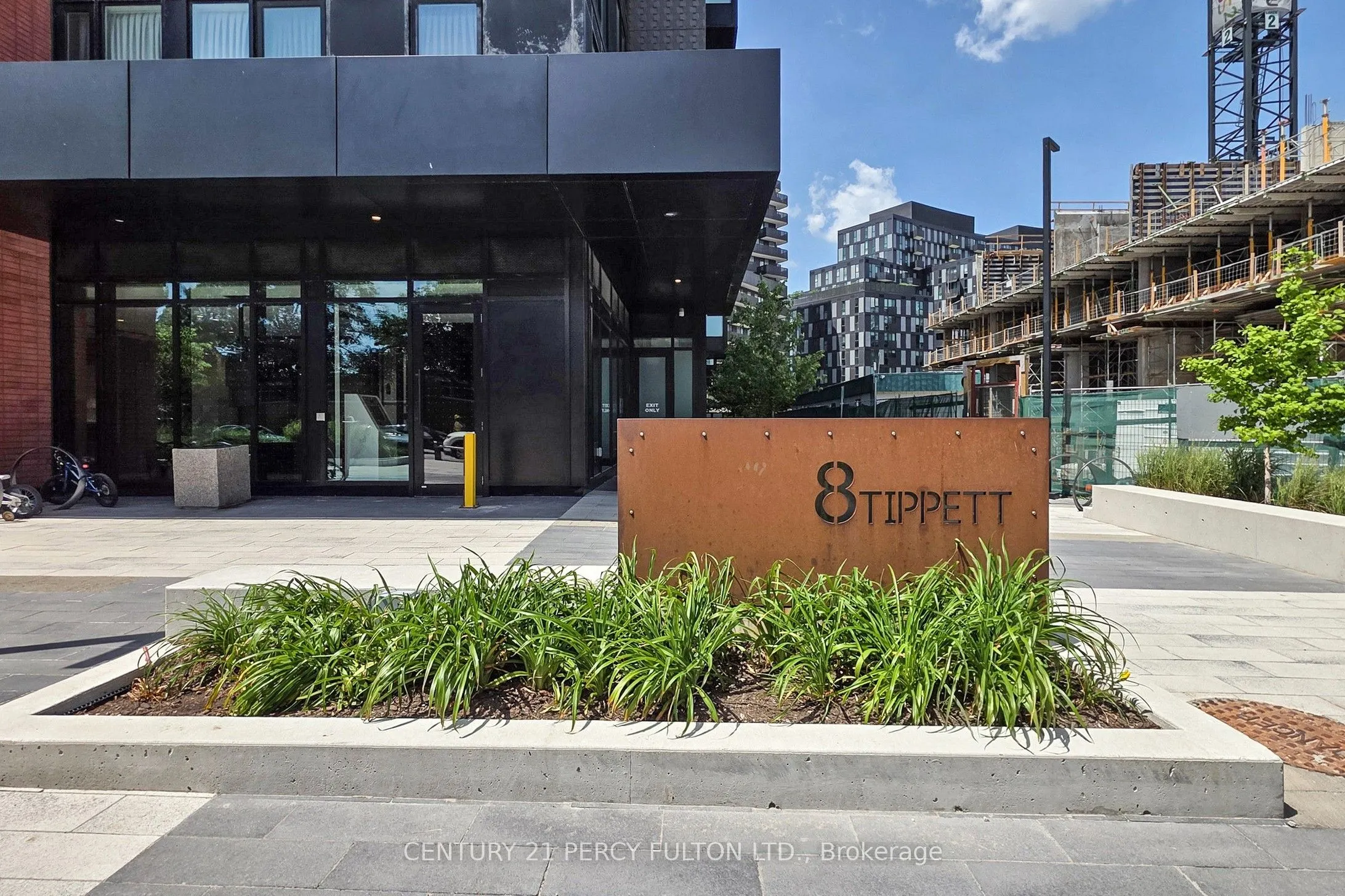 8 Tippett Road, #1305