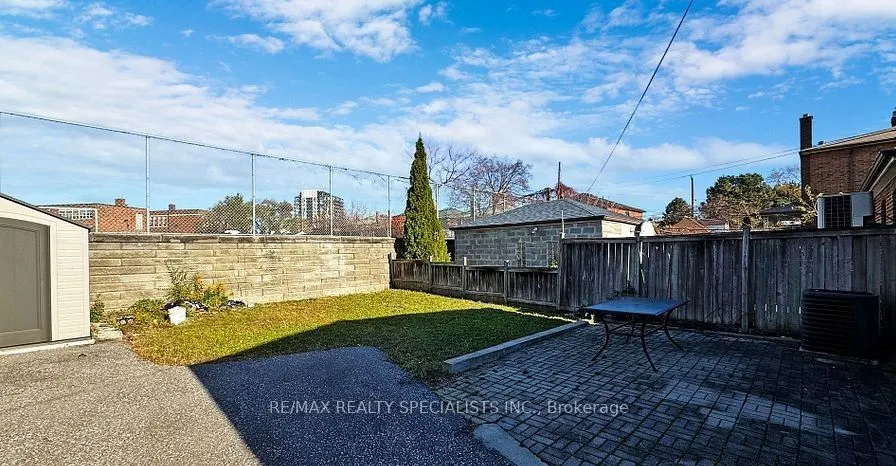 739 Vaughan Road