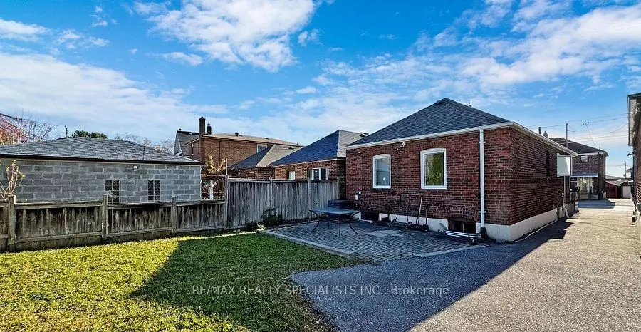 739 Vaughan Road