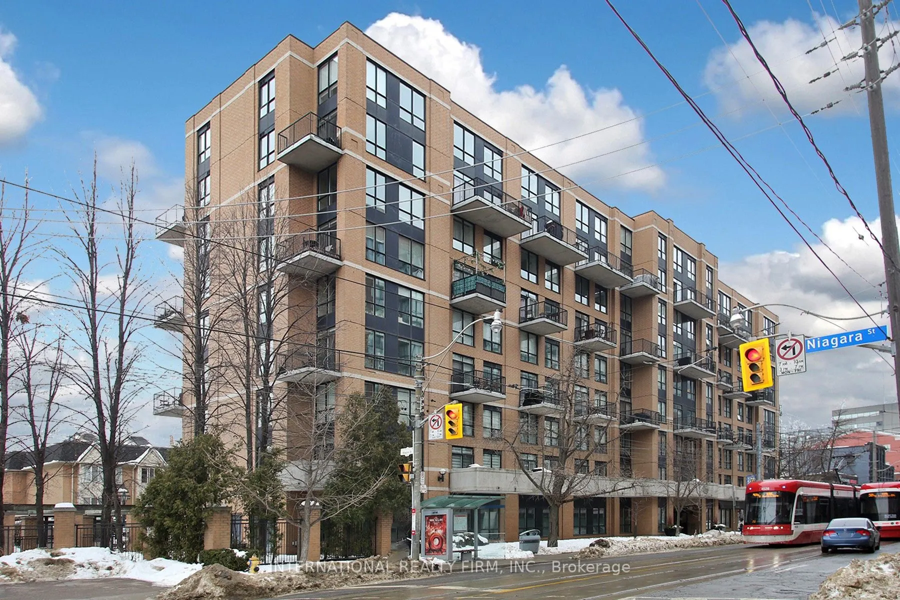 800 King Street W, #408