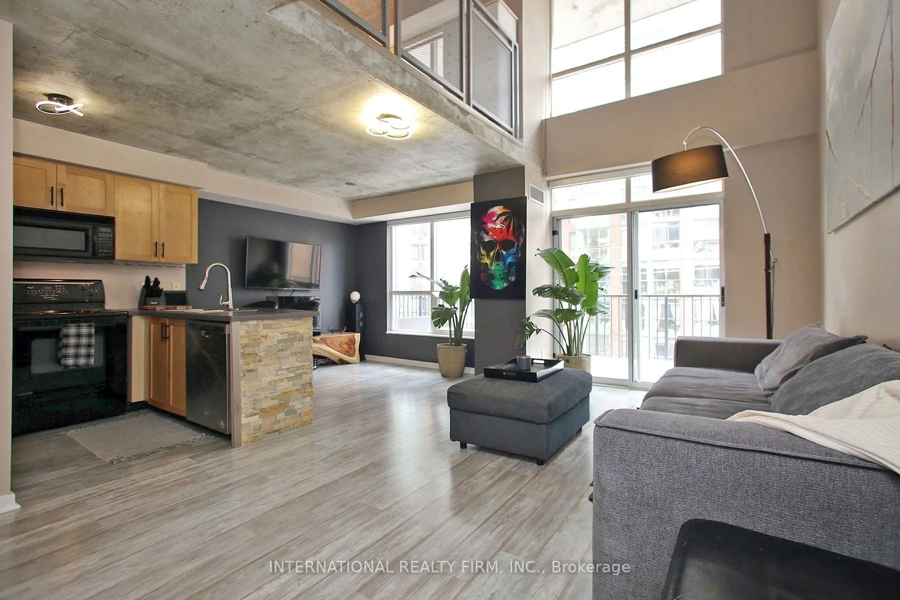 800 King Street W, #408