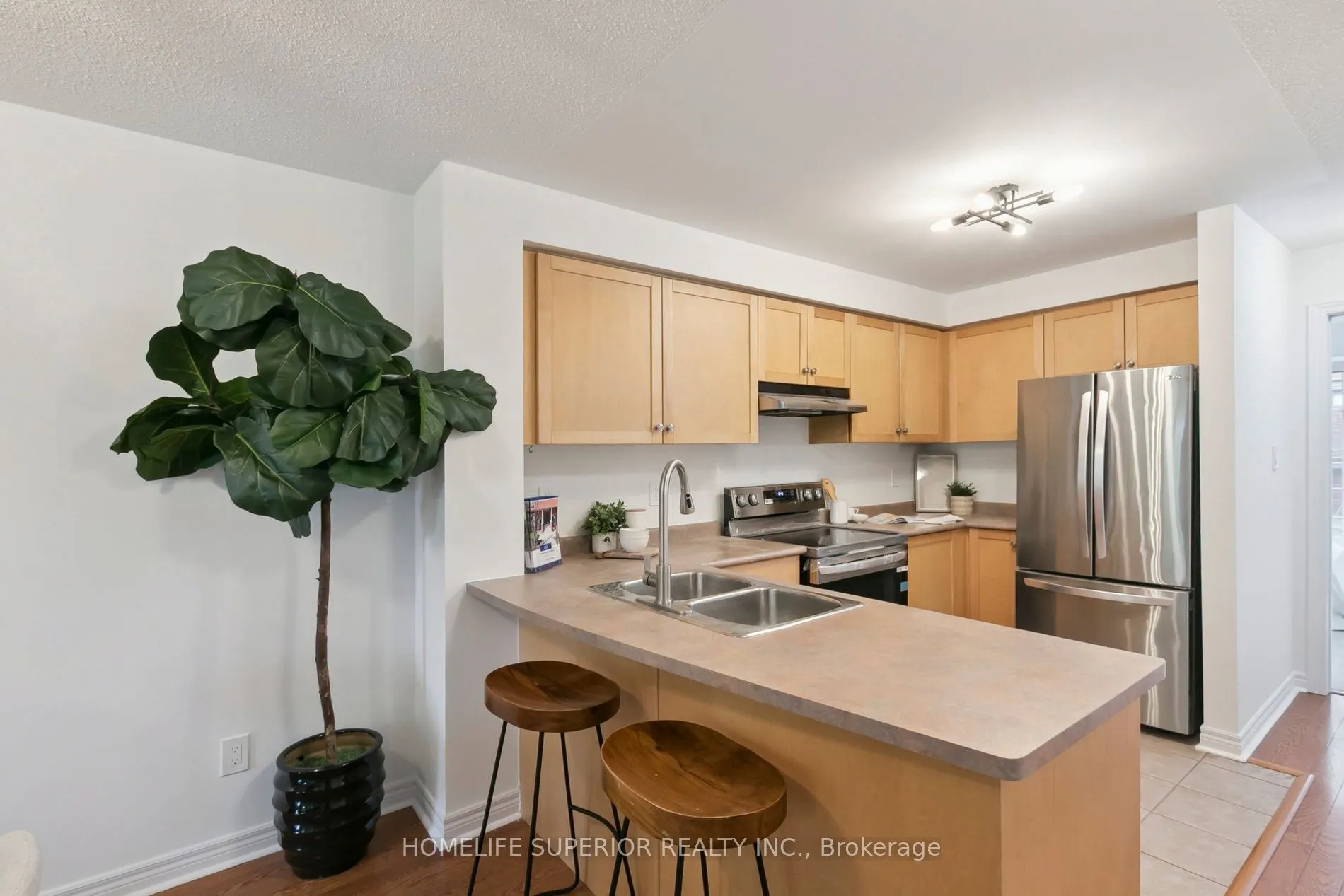 122 Strachan Avenue, #1