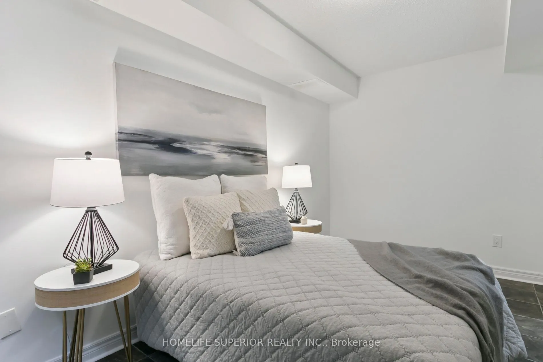 122 Strachan Avenue, #1