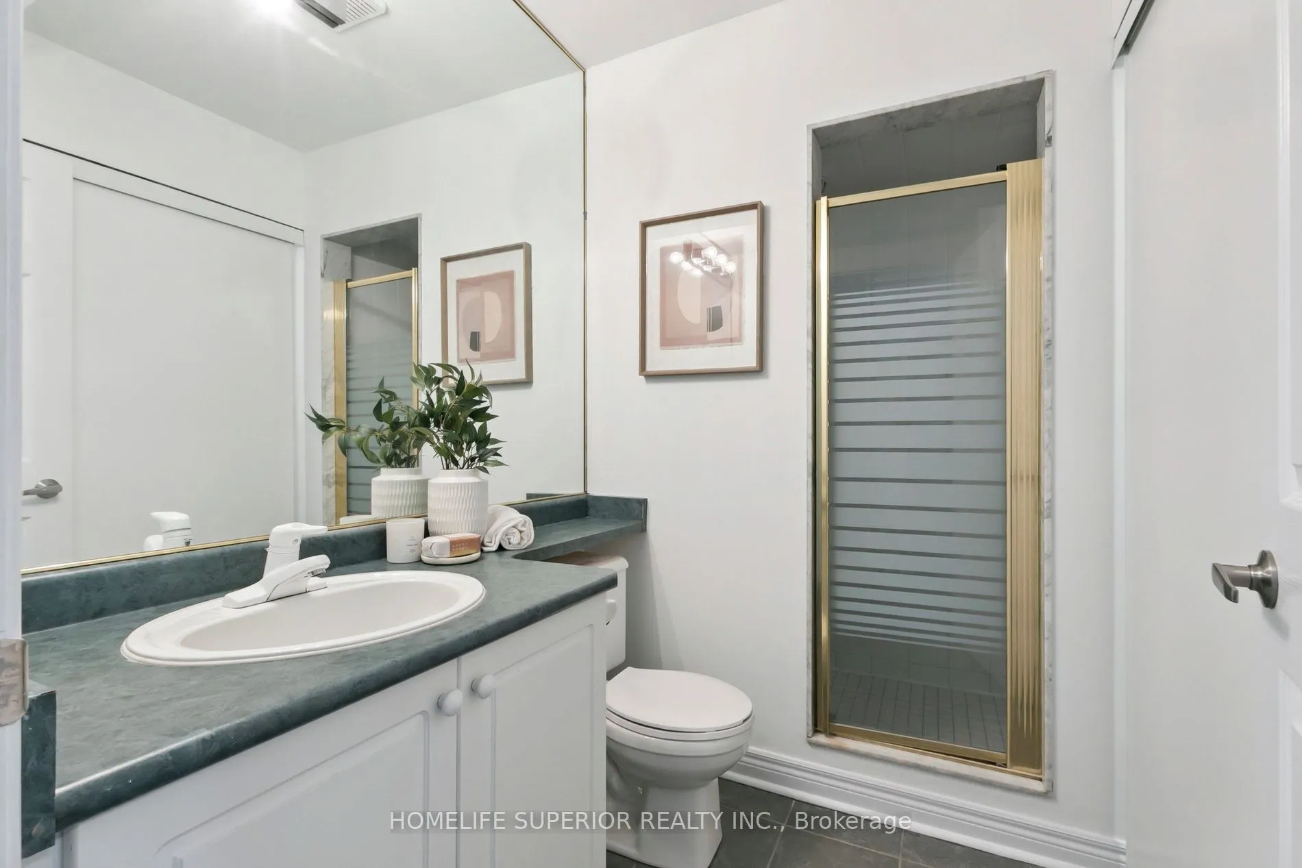 122 Strachan Avenue, #1