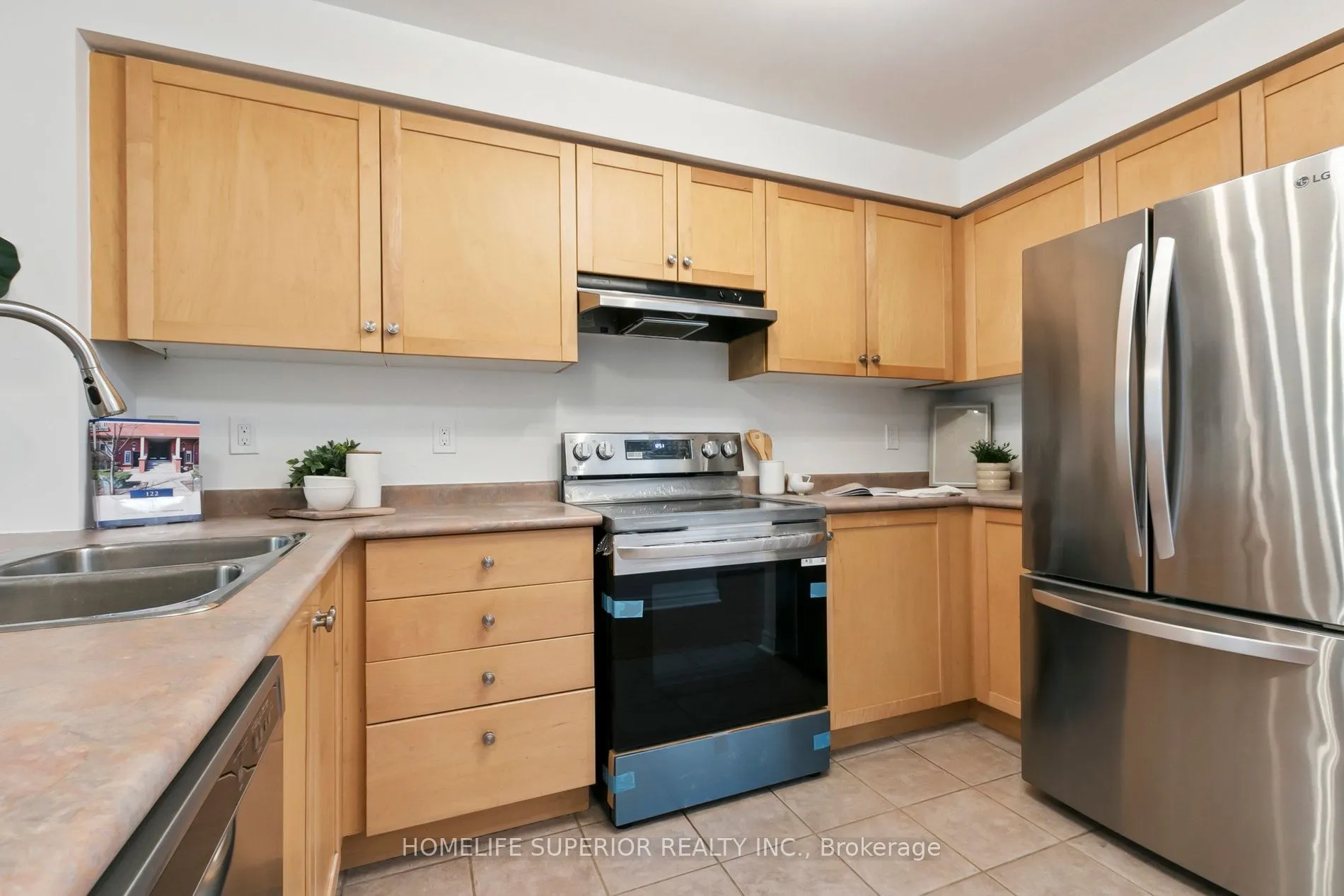 122 Strachan Avenue, #1