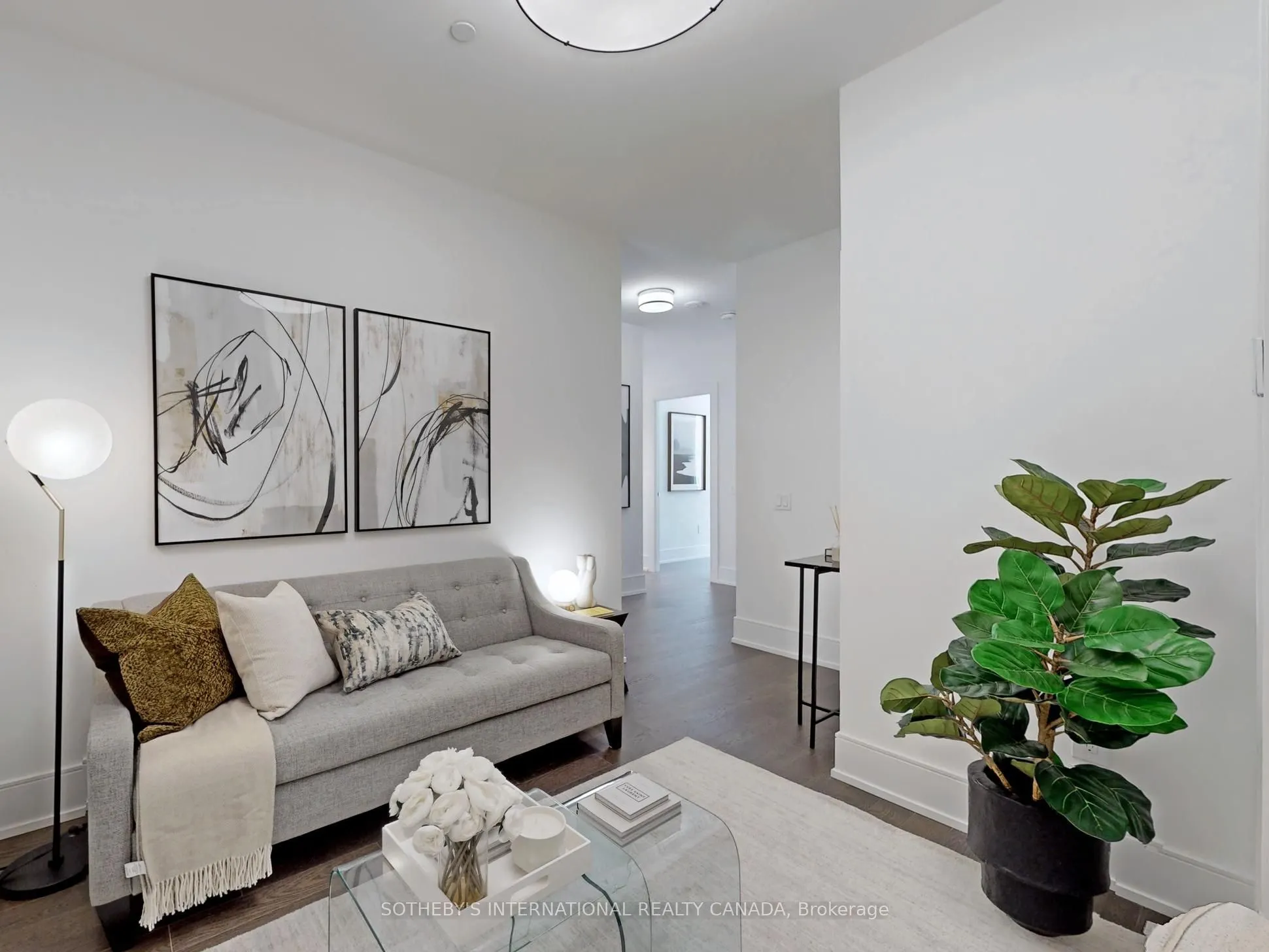 30 Inn On the Park Drive, #518