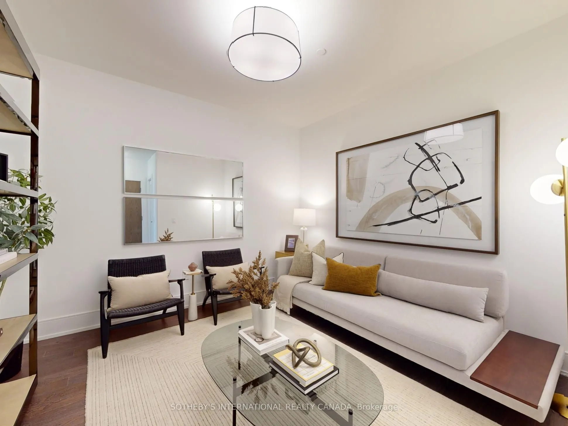 30 Inn On the Park Drive, #518