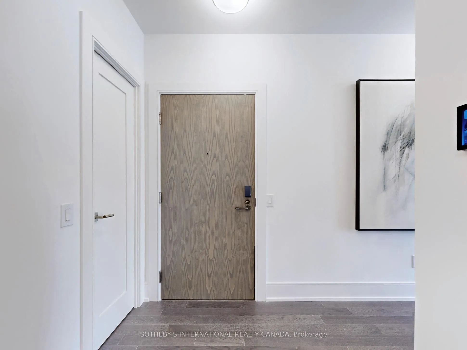 30 Inn On the Park Drive, #518