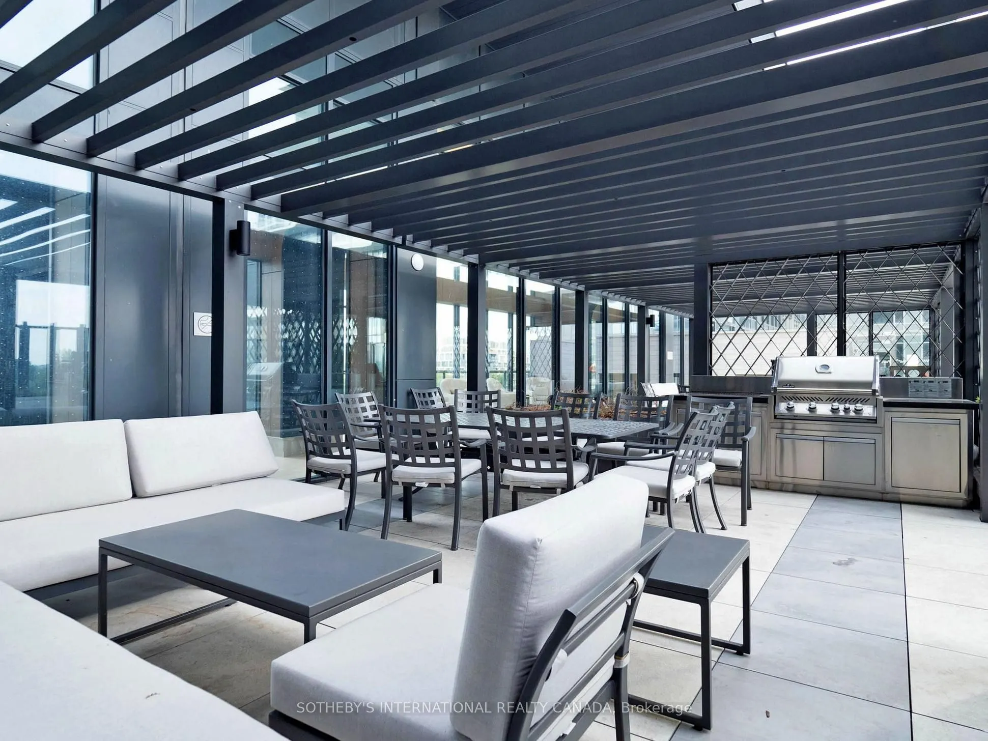 30 Inn On the Park Drive, #518