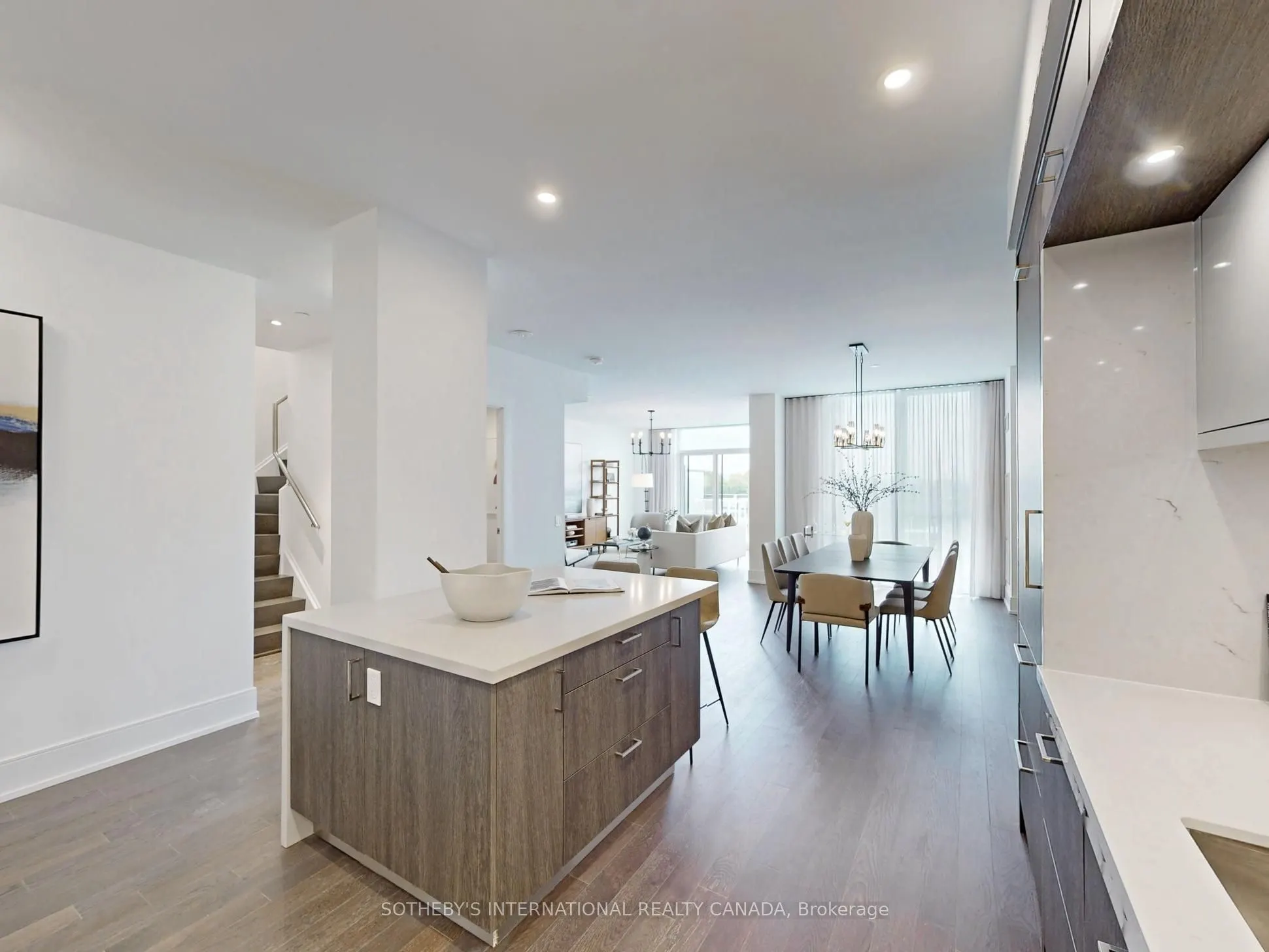 30 Inn On the Park Drive, #518