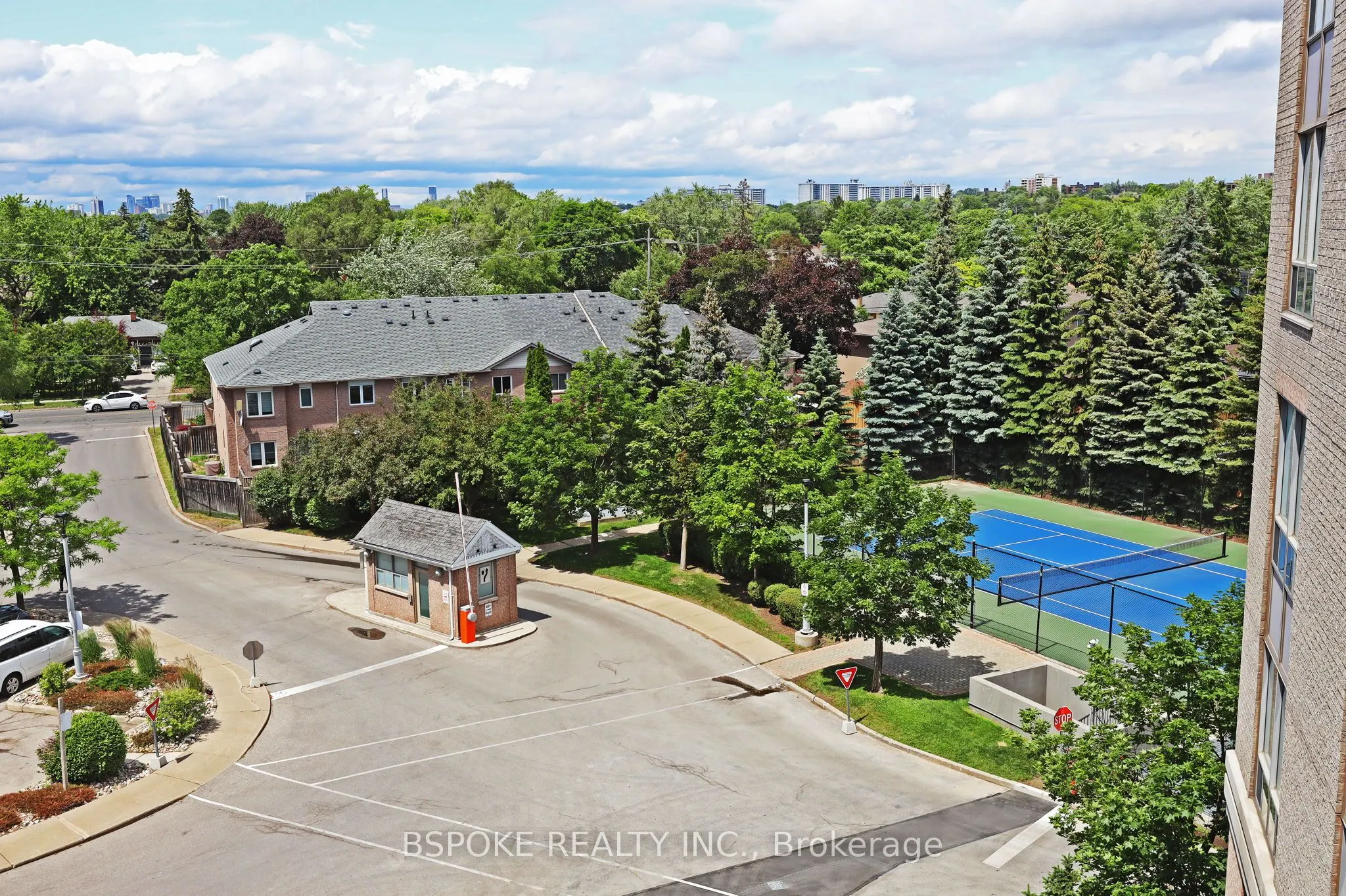 1720 Eglinton Avenue E, #618