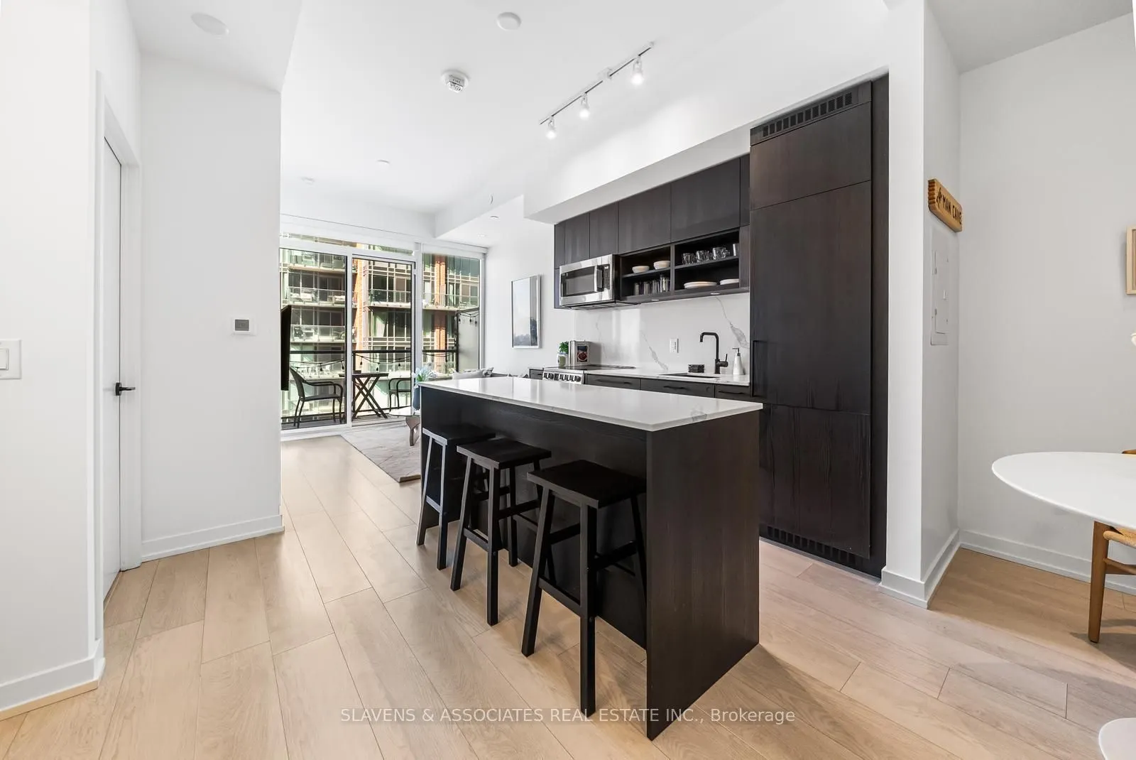 135 East Liberty Street, #2406
