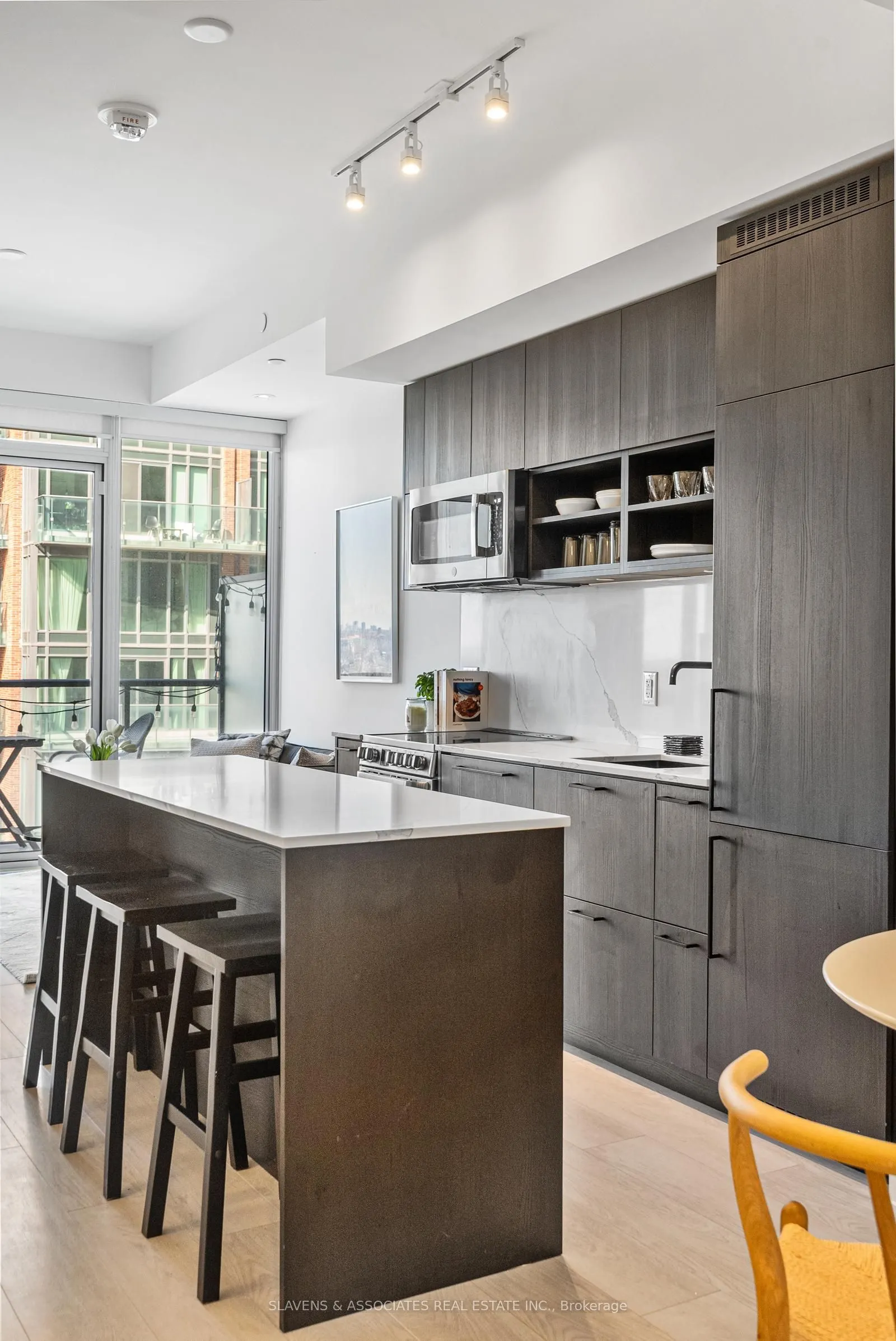 135 East Liberty Street, #2406