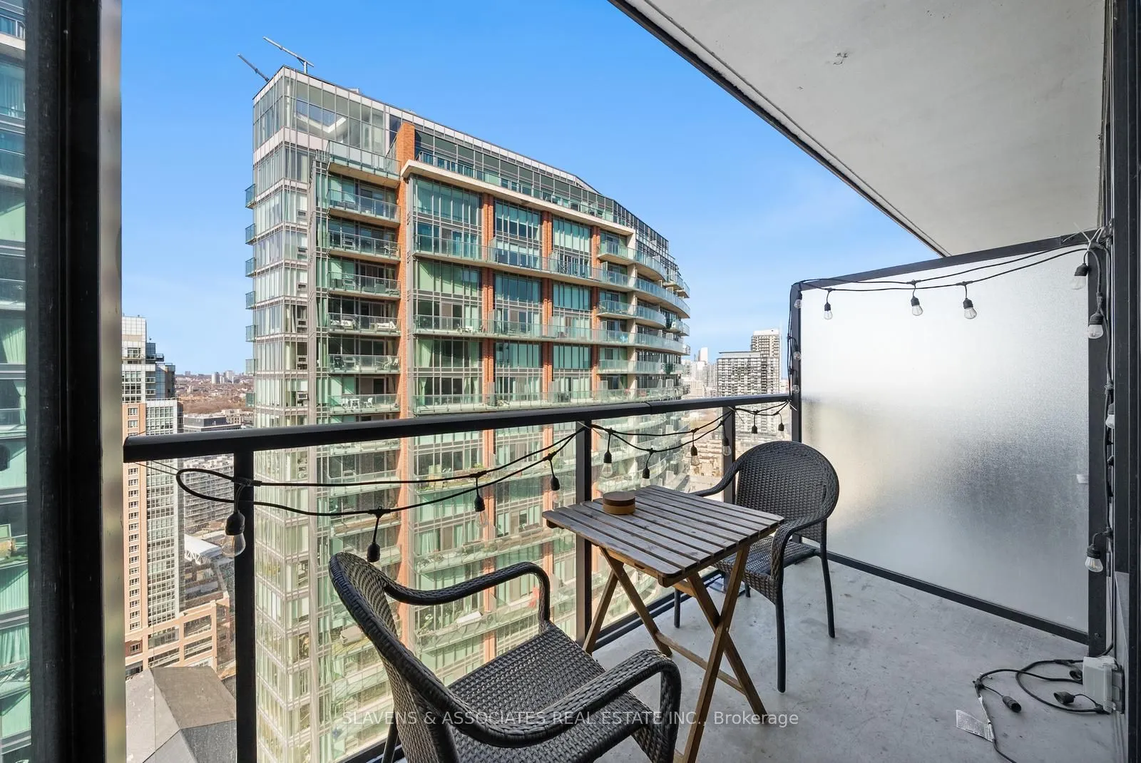 135 East Liberty Street, #2406