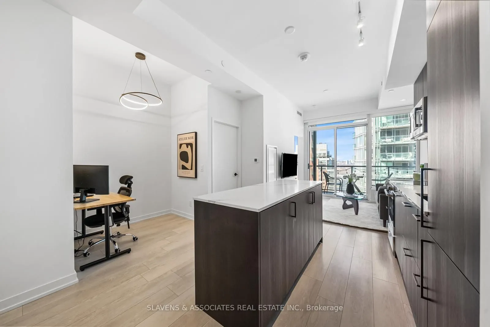 135 East Liberty Street, #2406