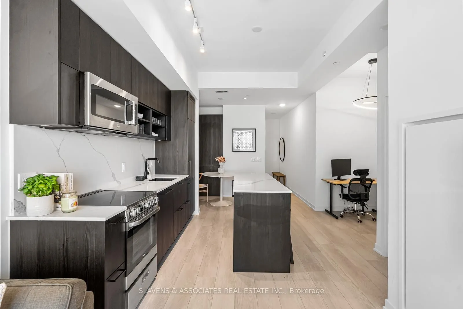 135 East Liberty Street, #2406