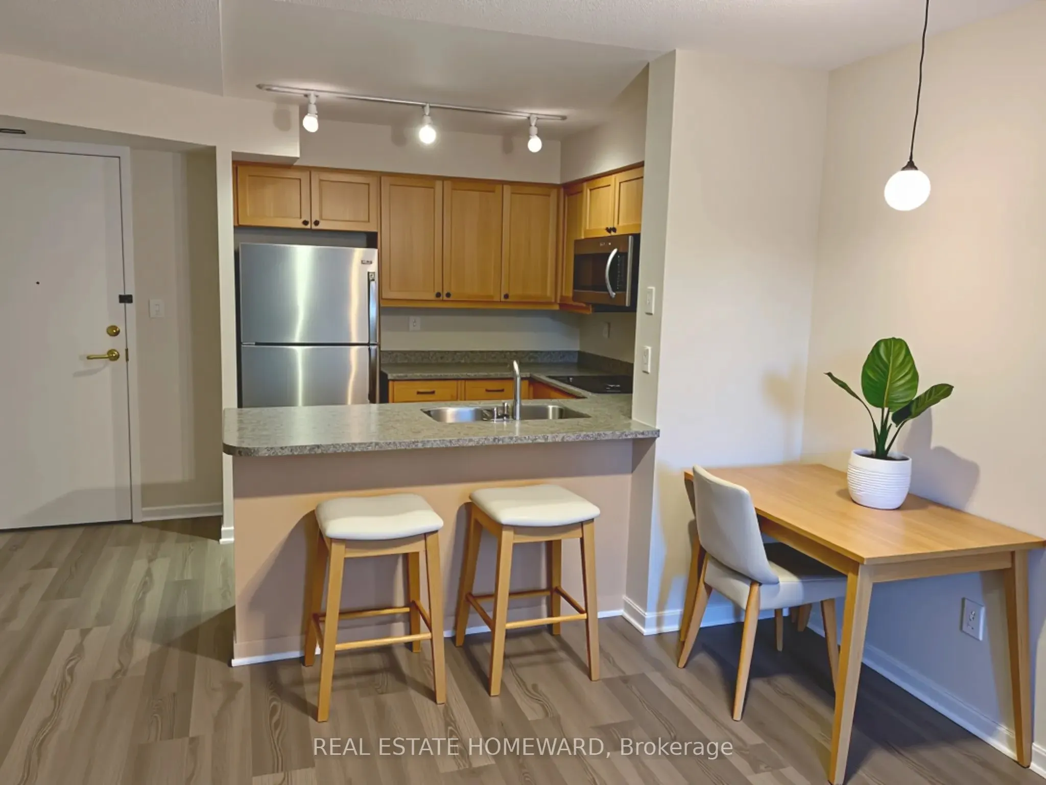 188 Redpath Avenue, #405