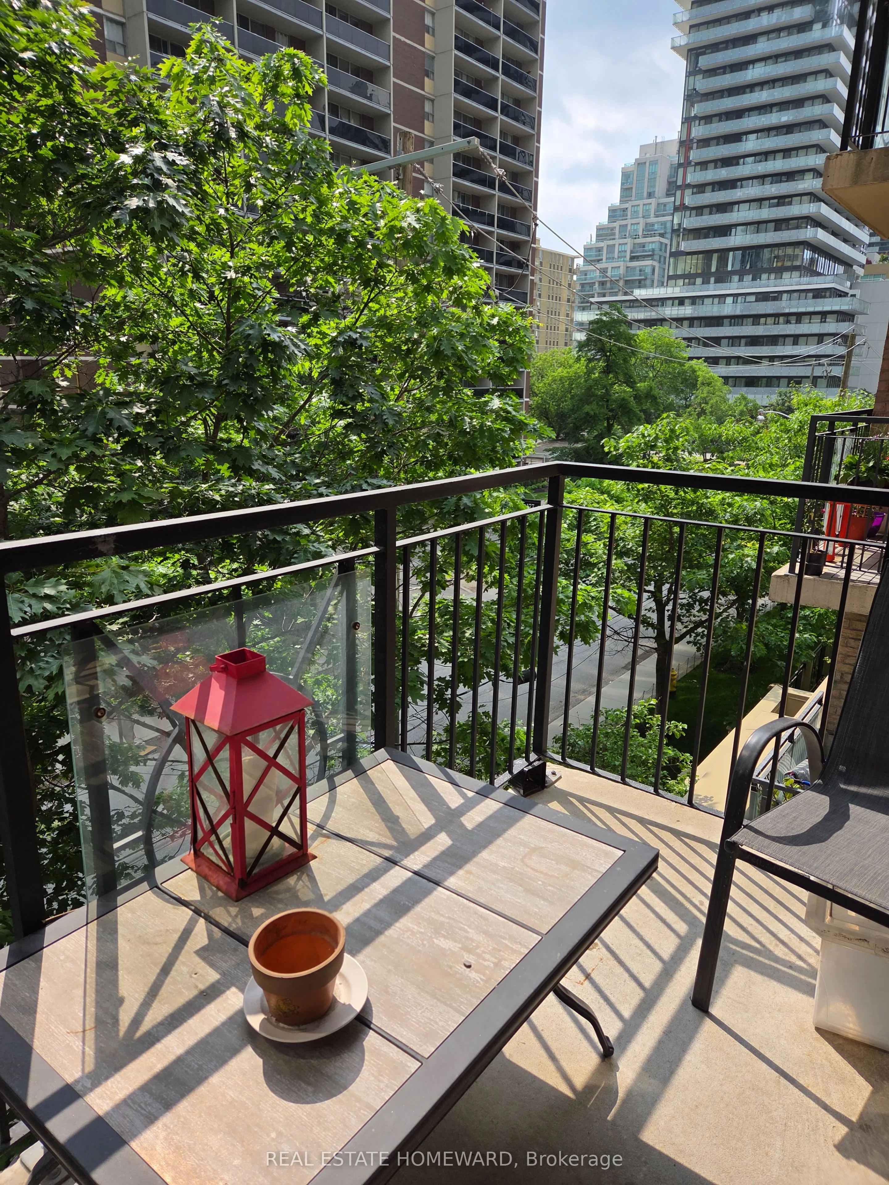 188 Redpath Avenue, #405