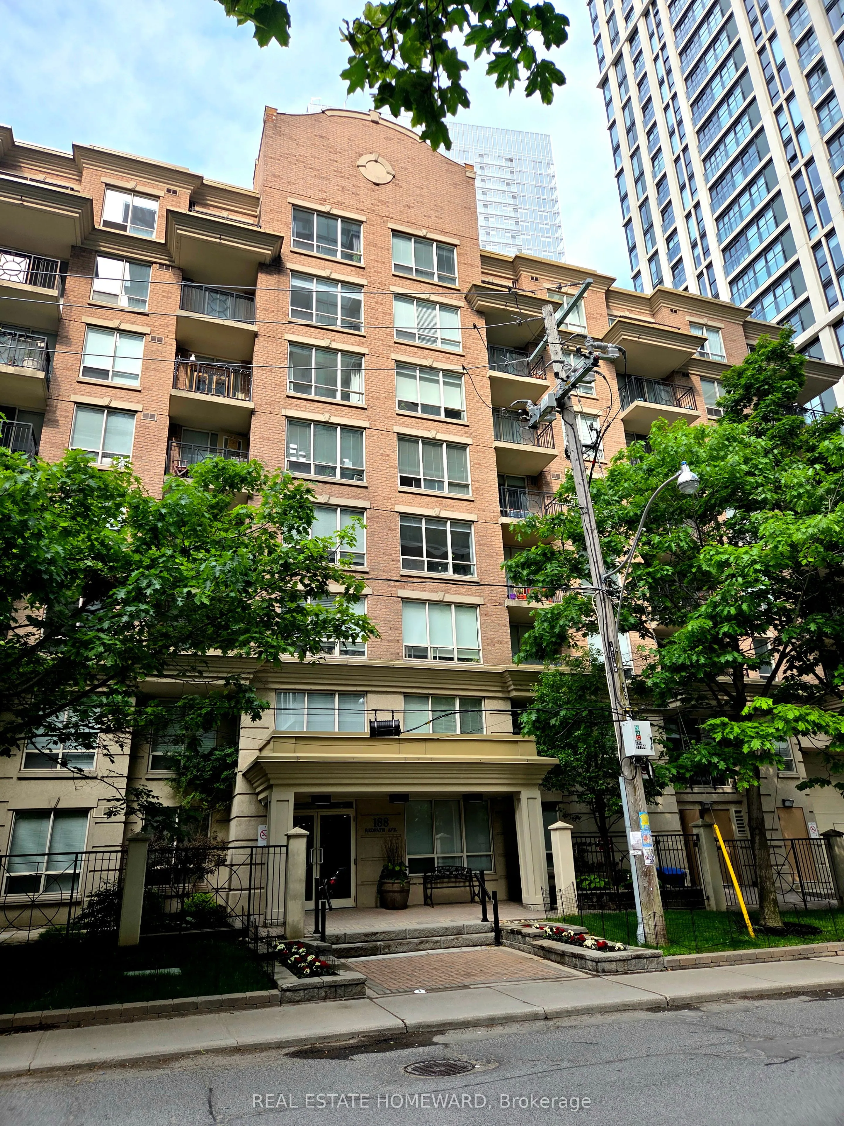 188 Redpath Avenue, #405