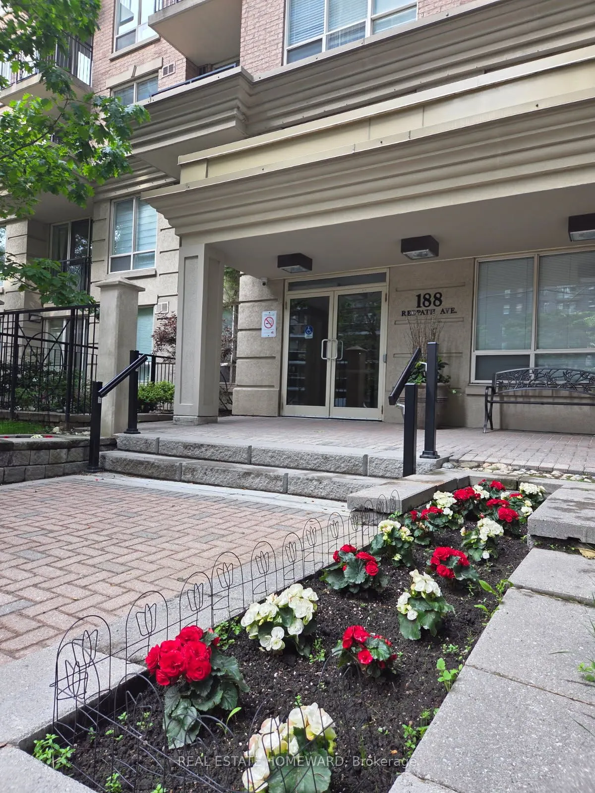 188 Redpath Avenue, #405