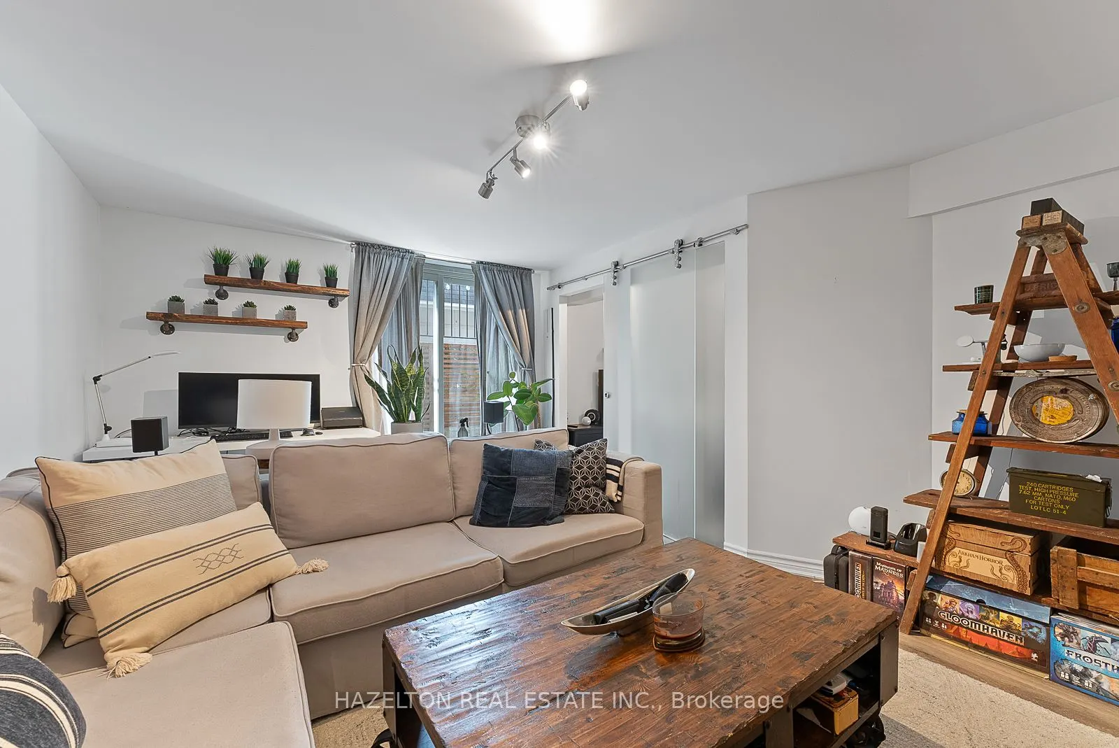 9 Clarendon Avenue, #A