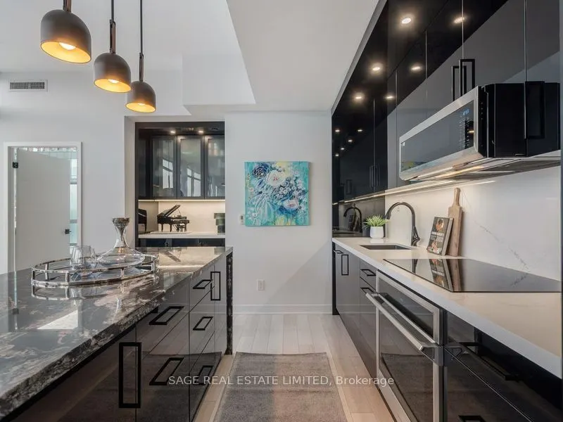 290 Adelaide Street W, #4104