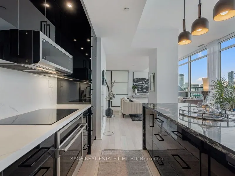 290 Adelaide Street W, #4104