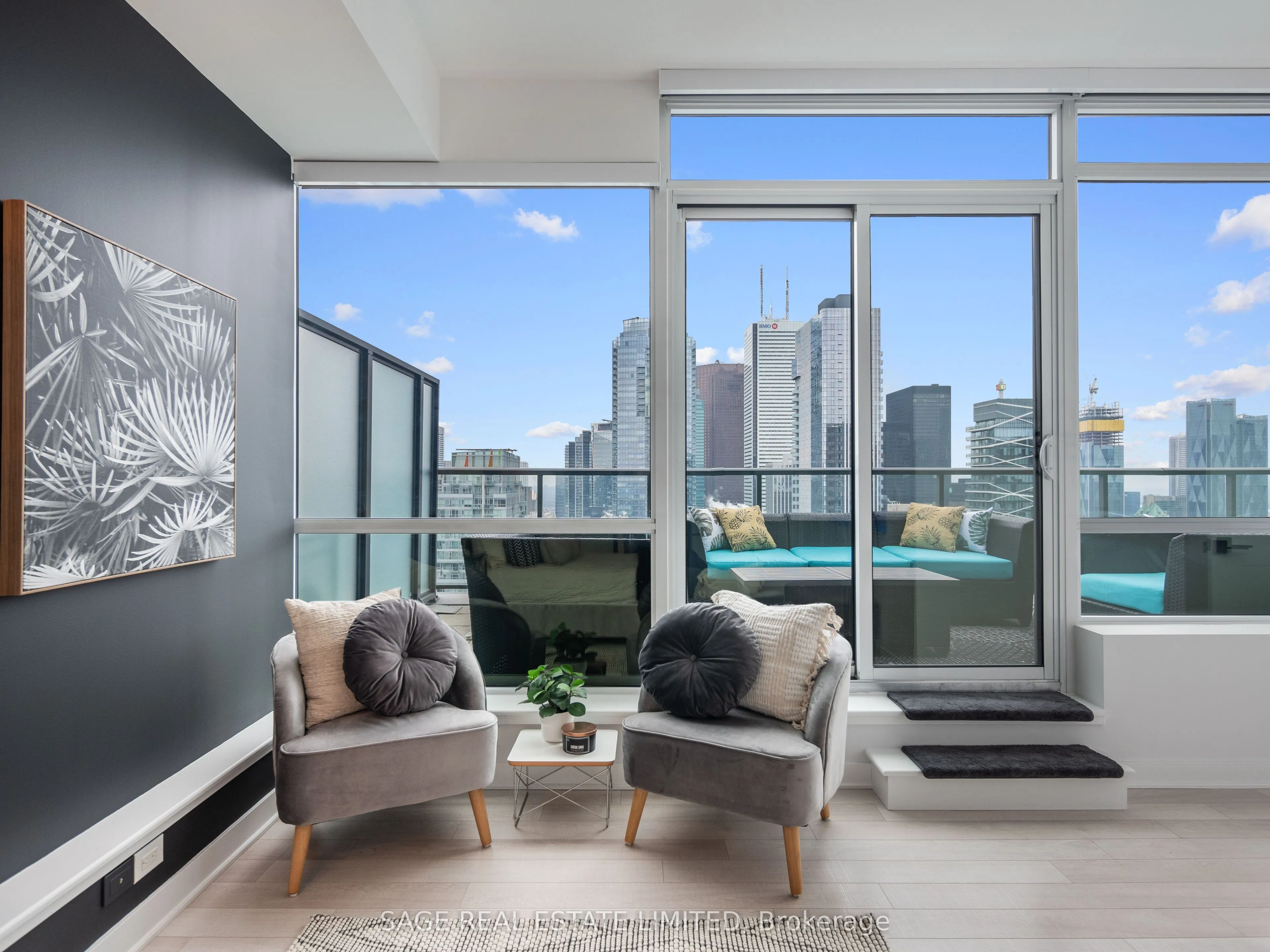 290 Adelaide Street W, #4104