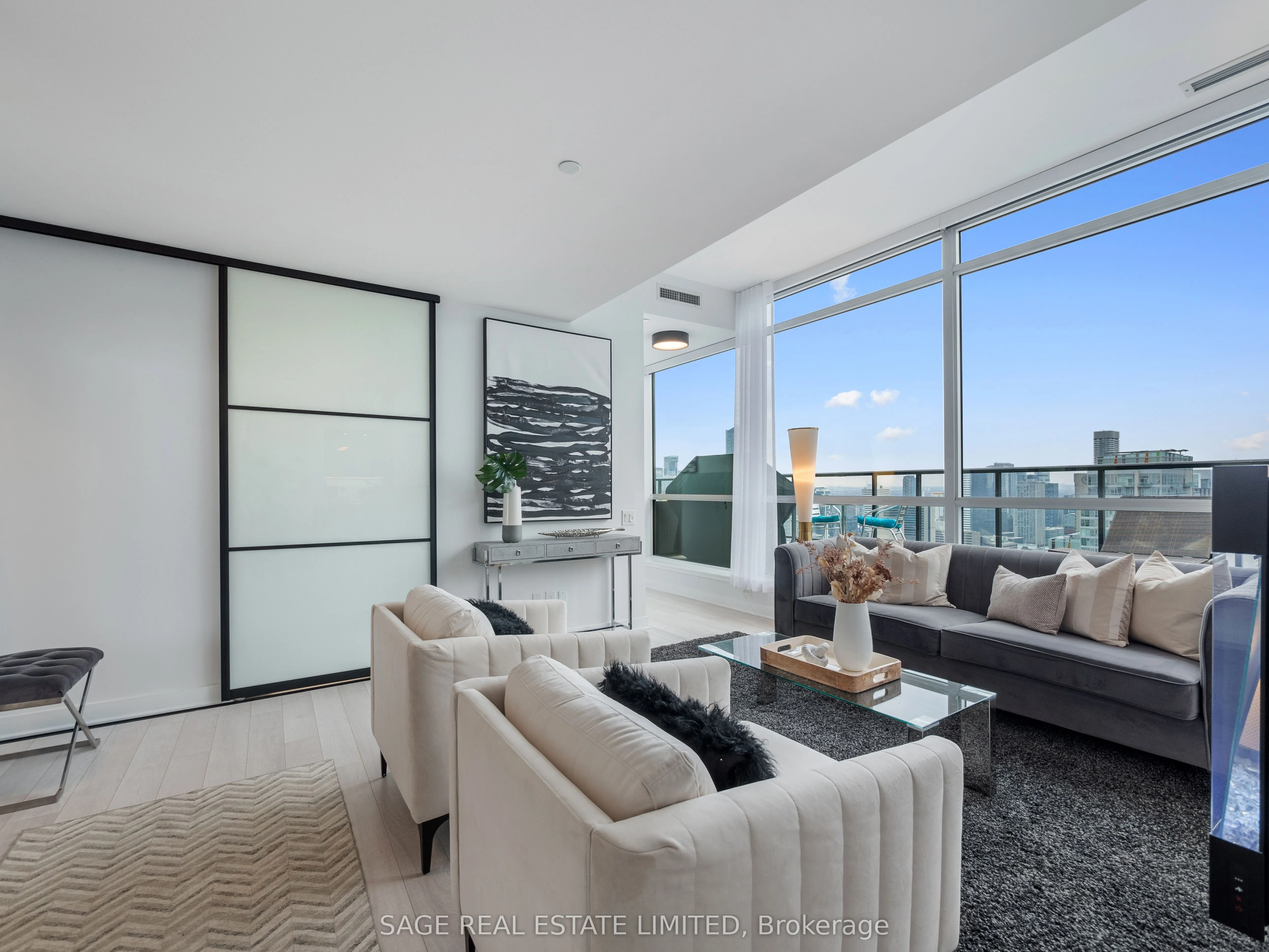 290 Adelaide Street W, #4104