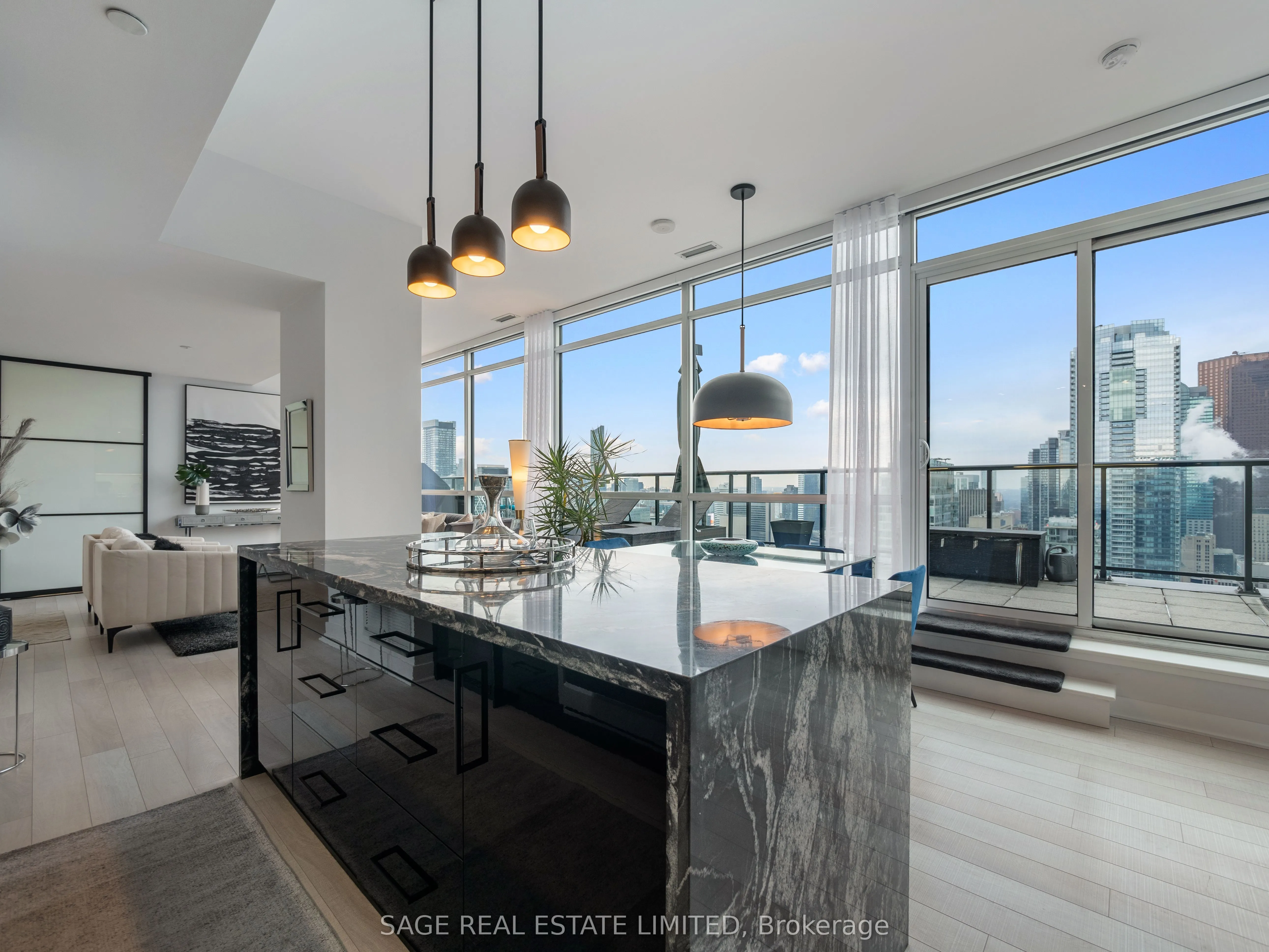 290 Adelaide Street W, #4104