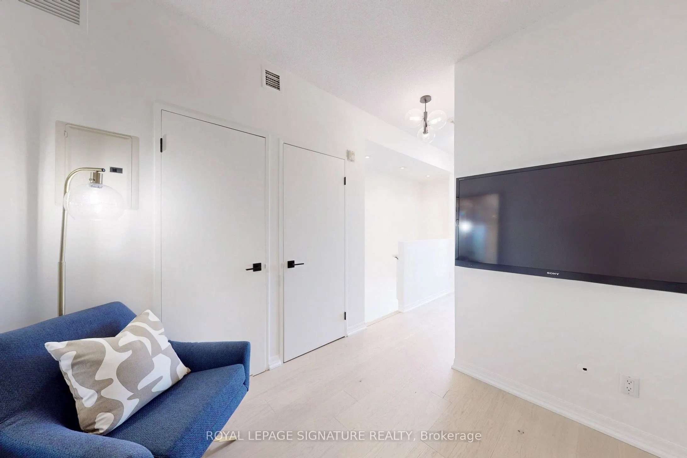 901 Queen Street W #231